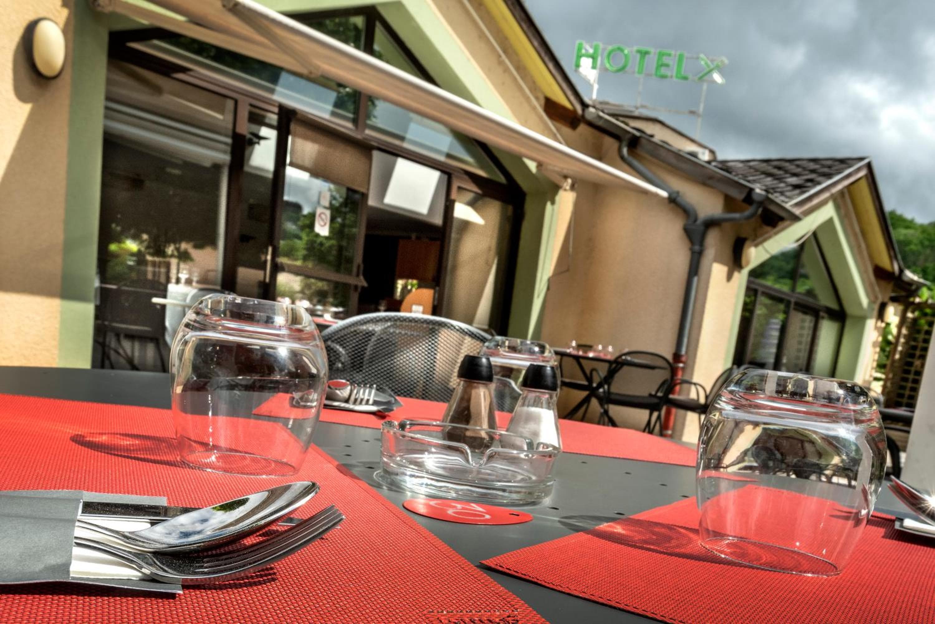 Hôtel-Restaurant Le Calice Du Gevaudan - A75