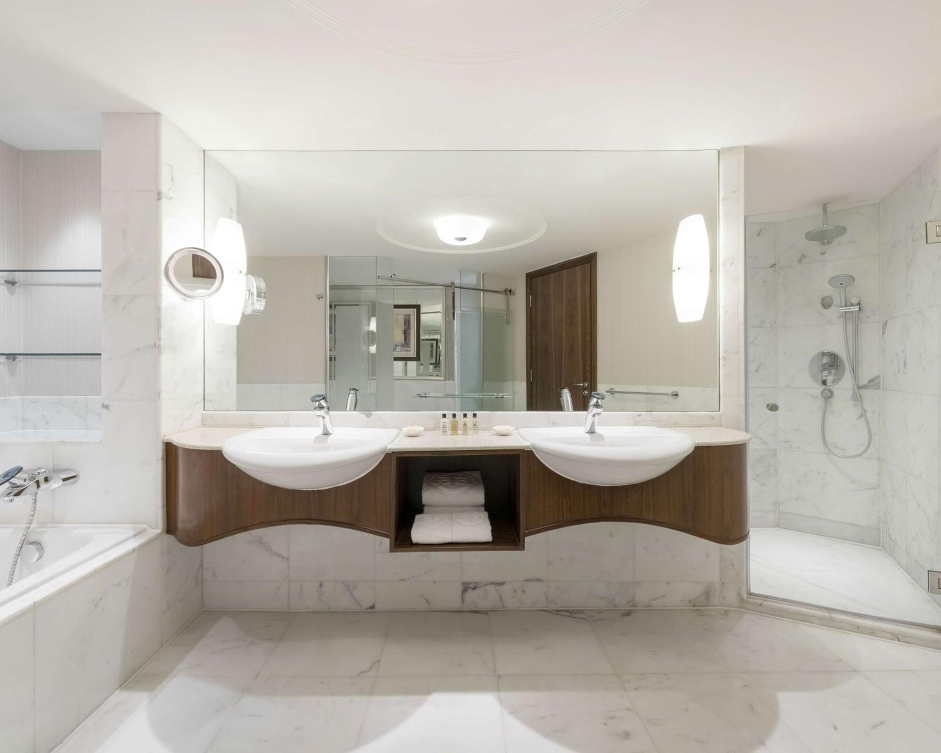 China World Hotel, Beijing, A Shangri-La Hotel