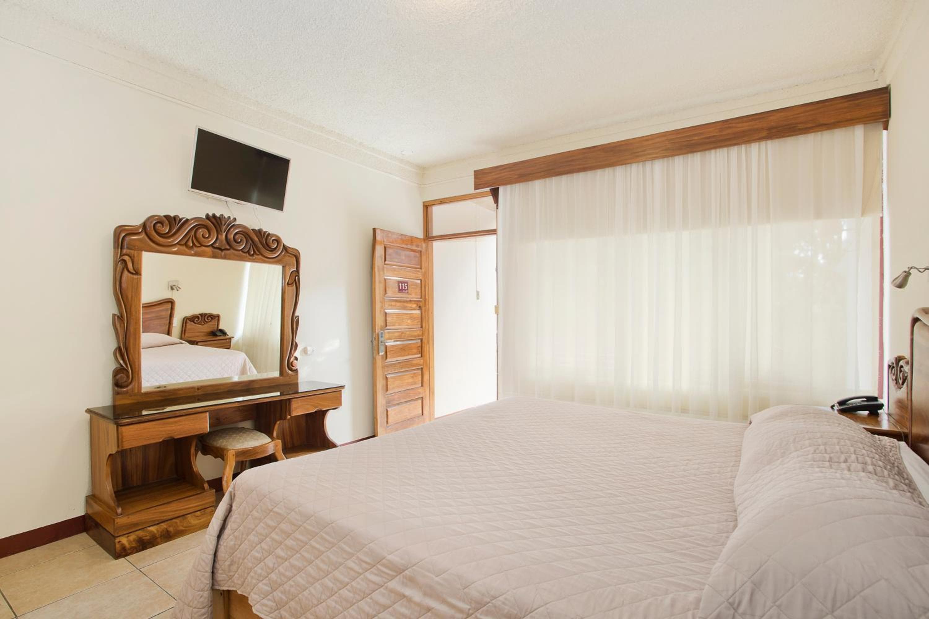 Hotel Boyeros