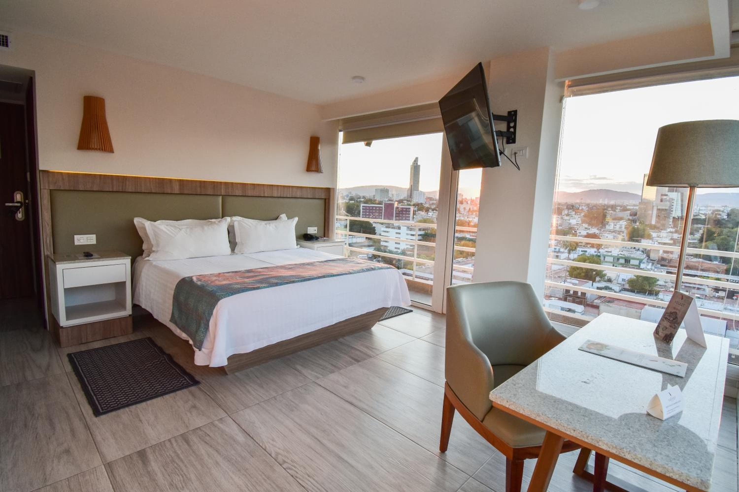 Hotel Velvet Plaza