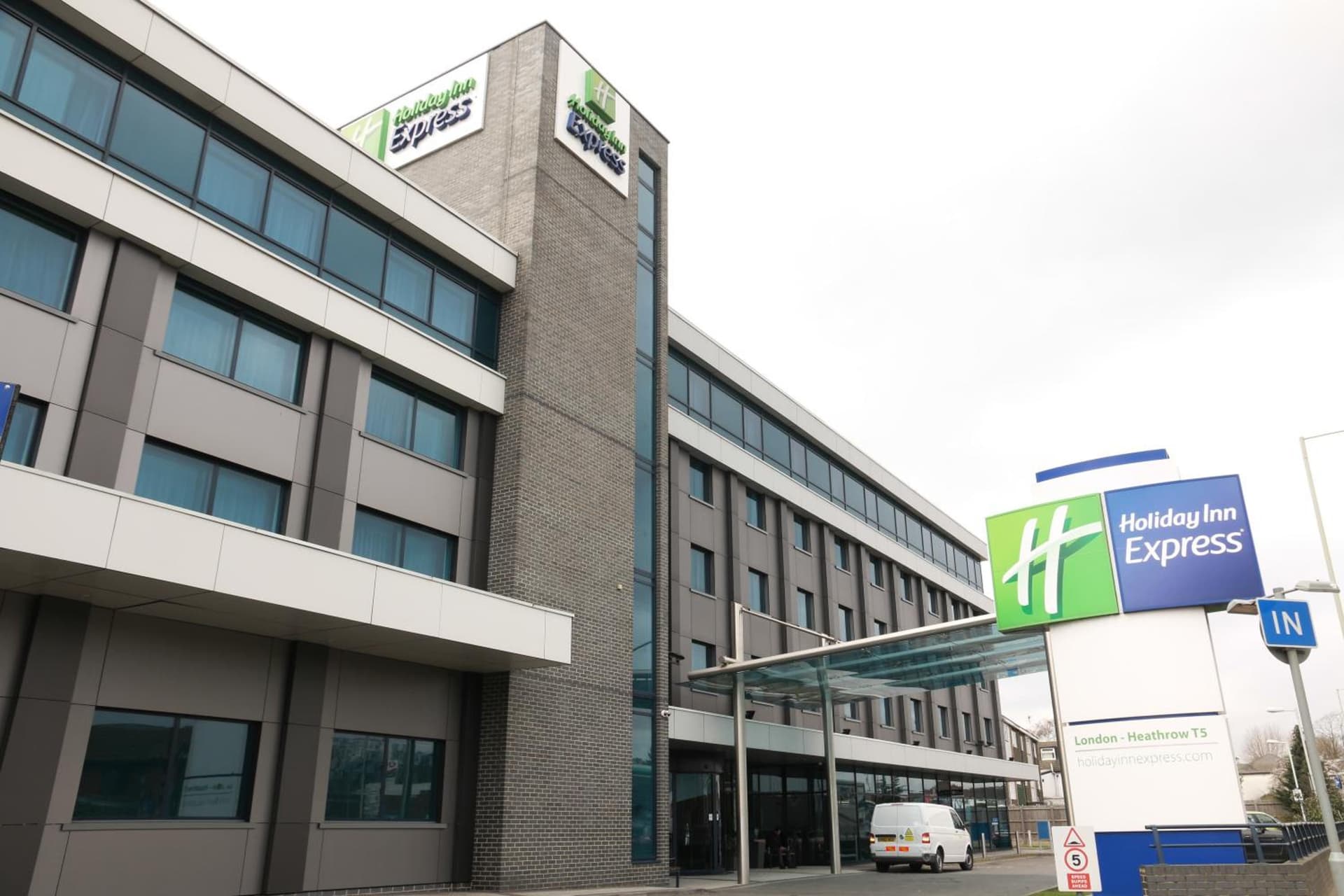 Holiday Inn Express London Heathrow T5 by IHG