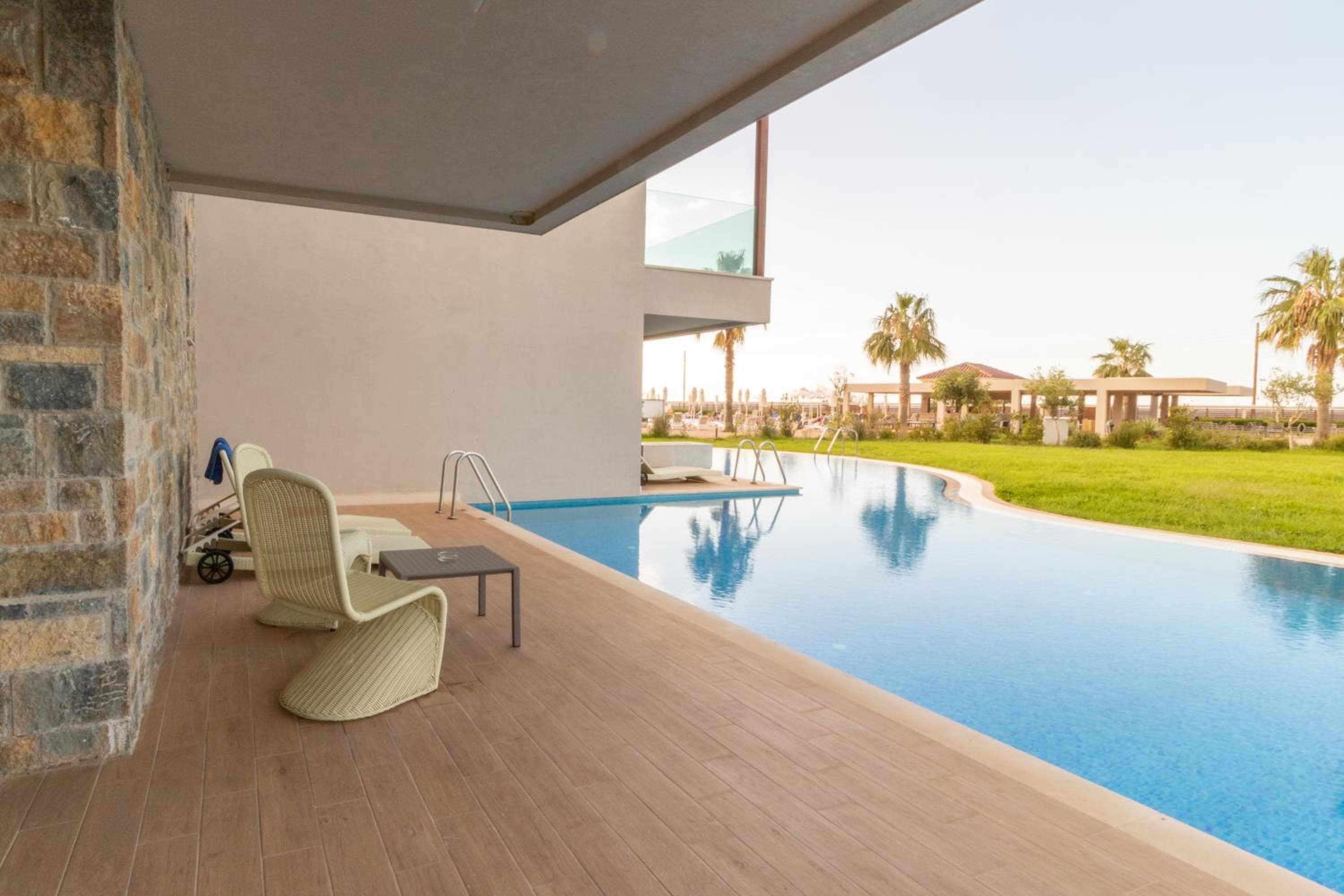 Almyros Beach Resort & Spa
