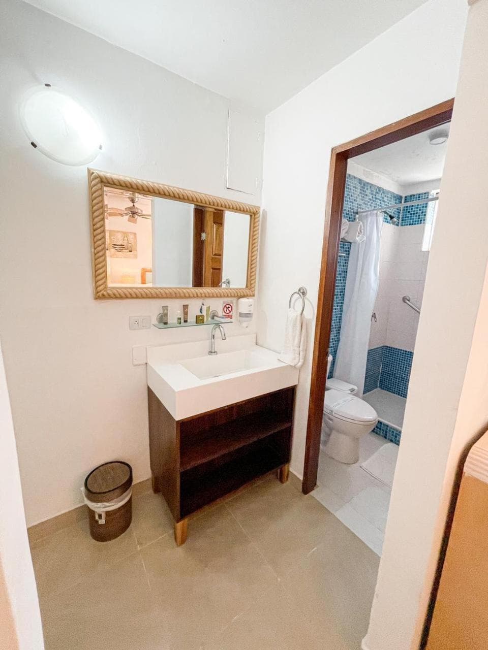 Hotel Cocoplum Beach