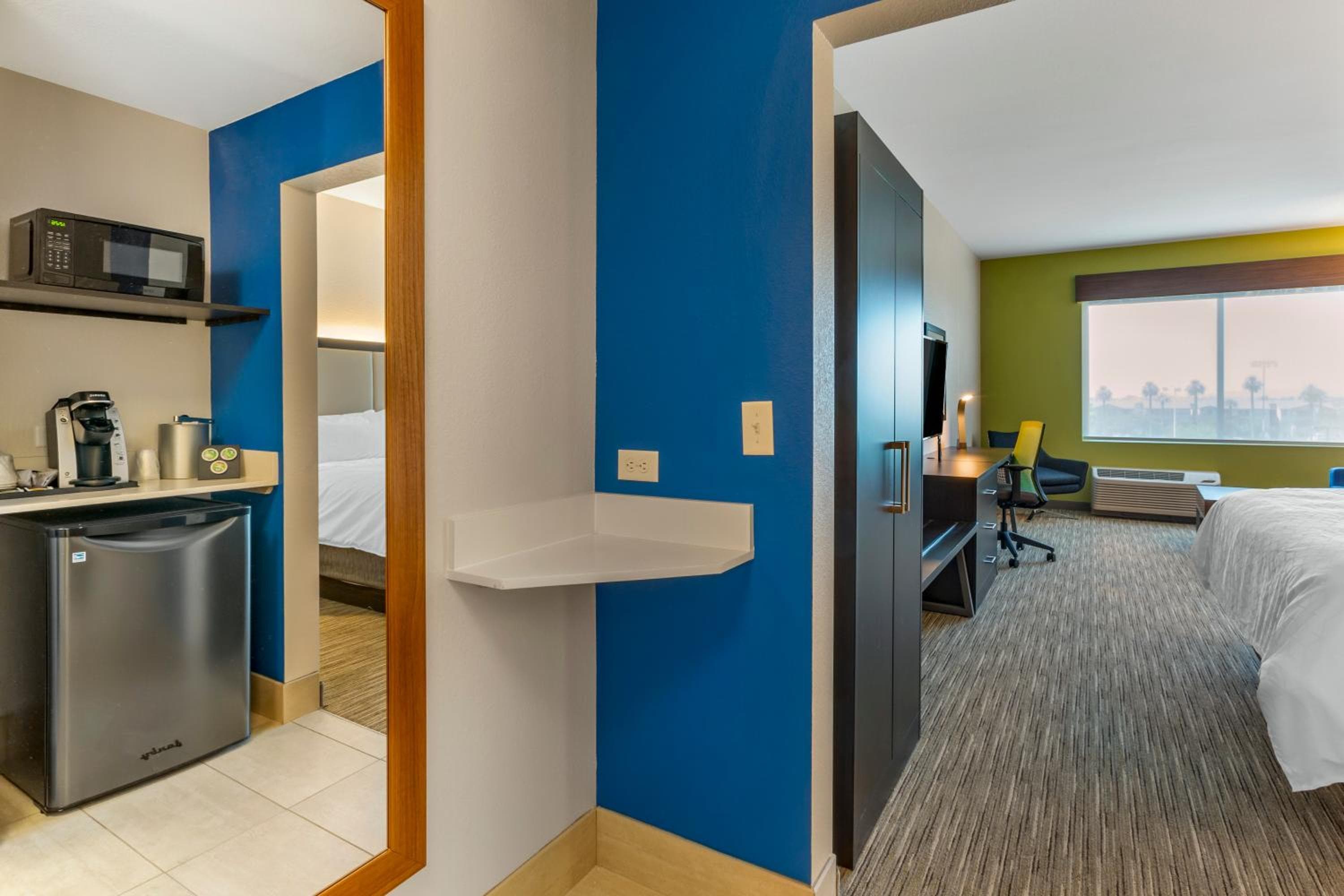 Holiday Inn Express & Suites - Phoenix Dwtn - State Capitol by IHG