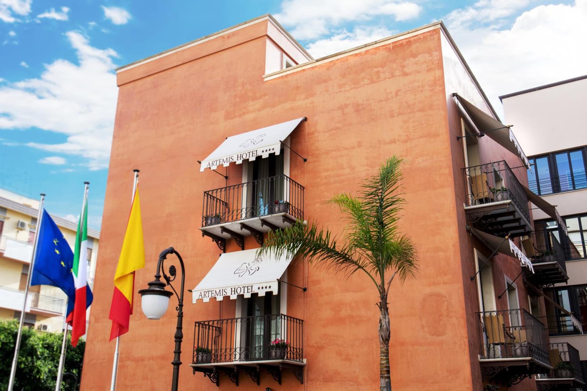 Artemis Hotel