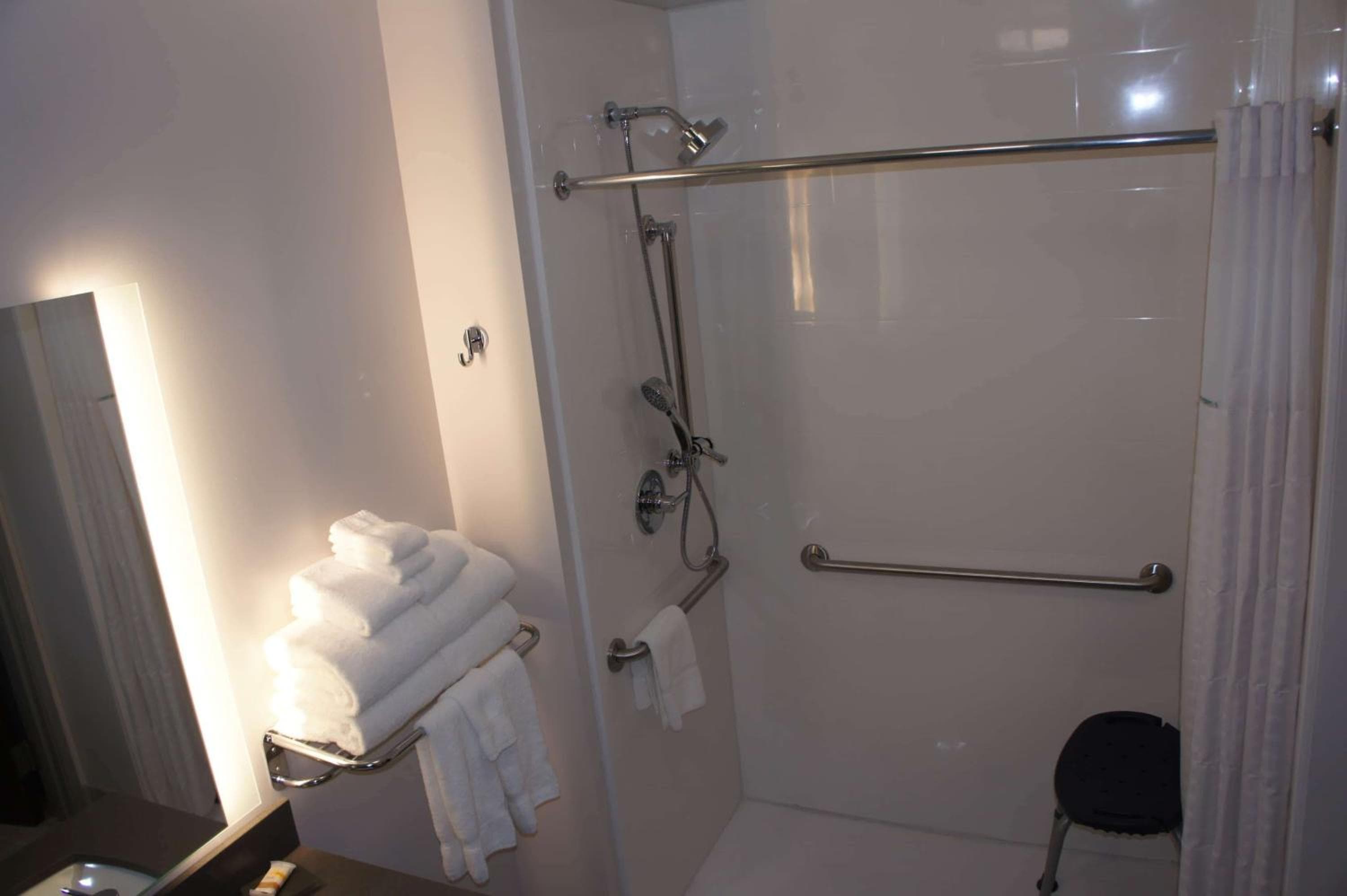 La Quinta Inn & Suites by Wyndham Littleton-Red Rocks
