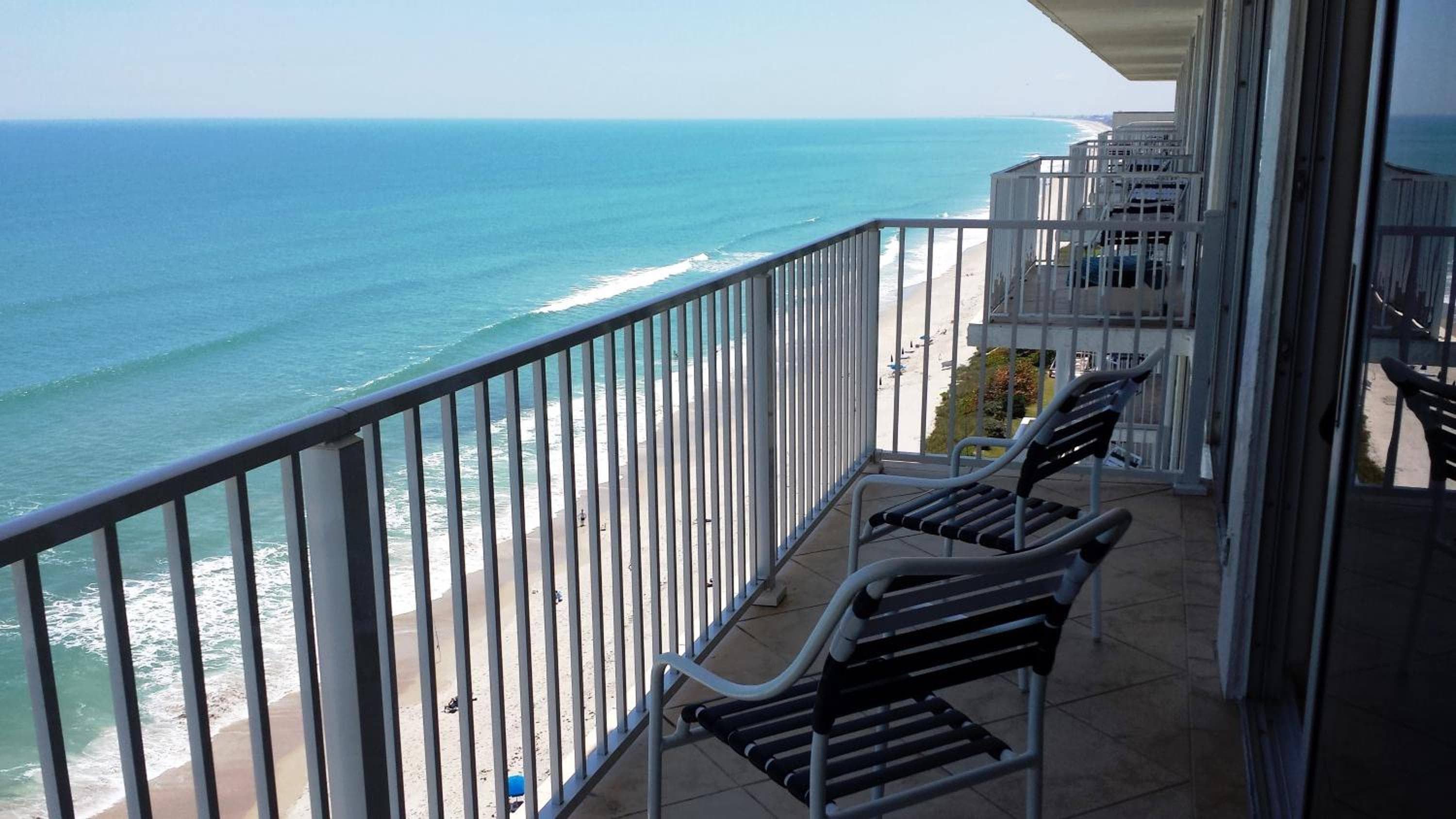 Radisson Suite Hotel Oceanfront