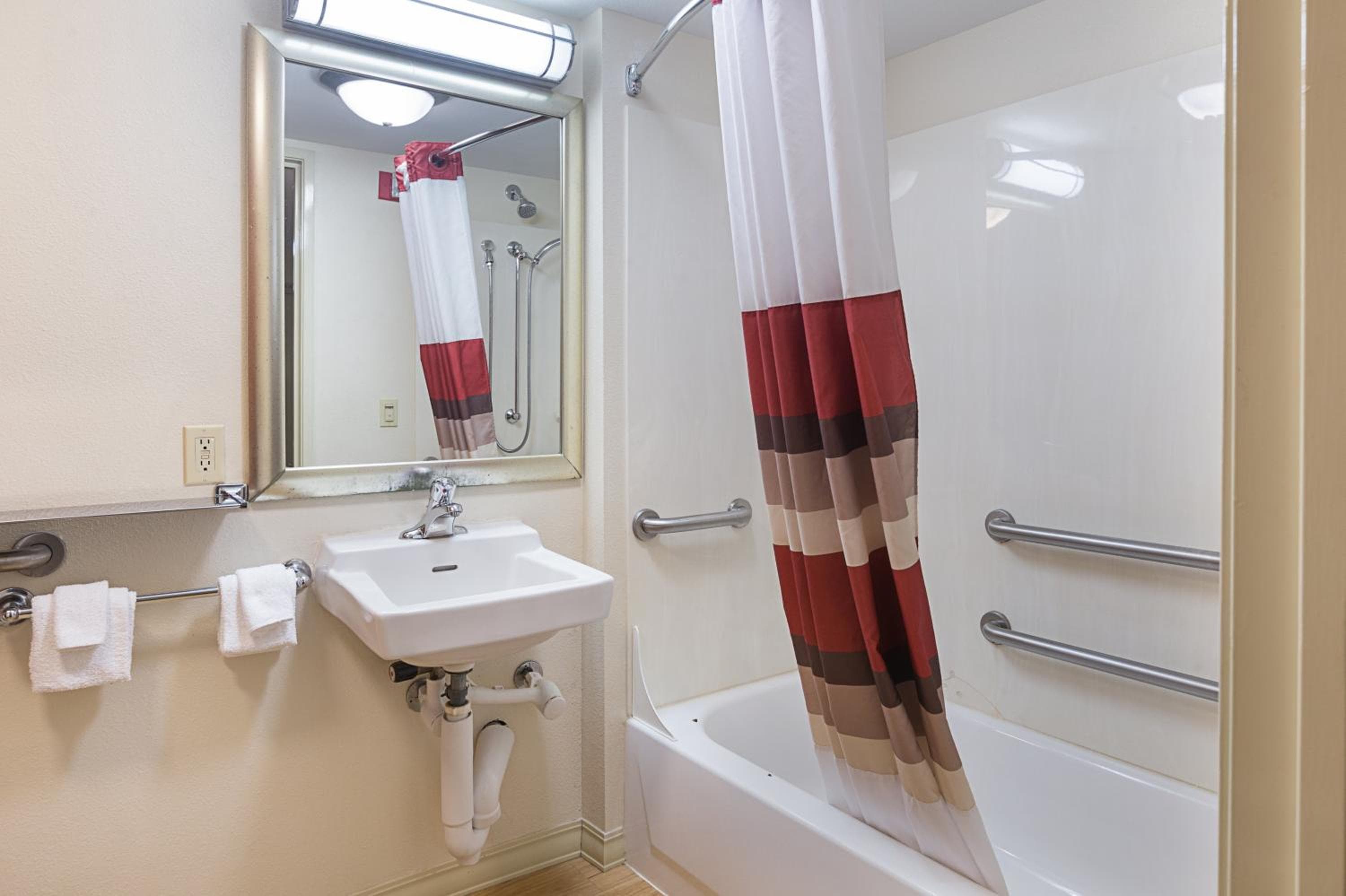 Red Roof Inn Detroit - Farmington Hills