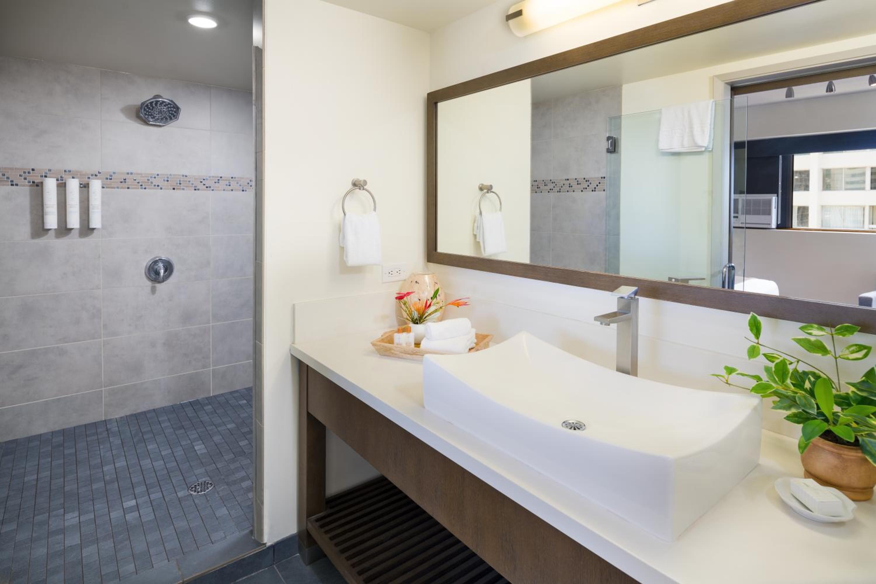 VIVE Hotel Waikiki