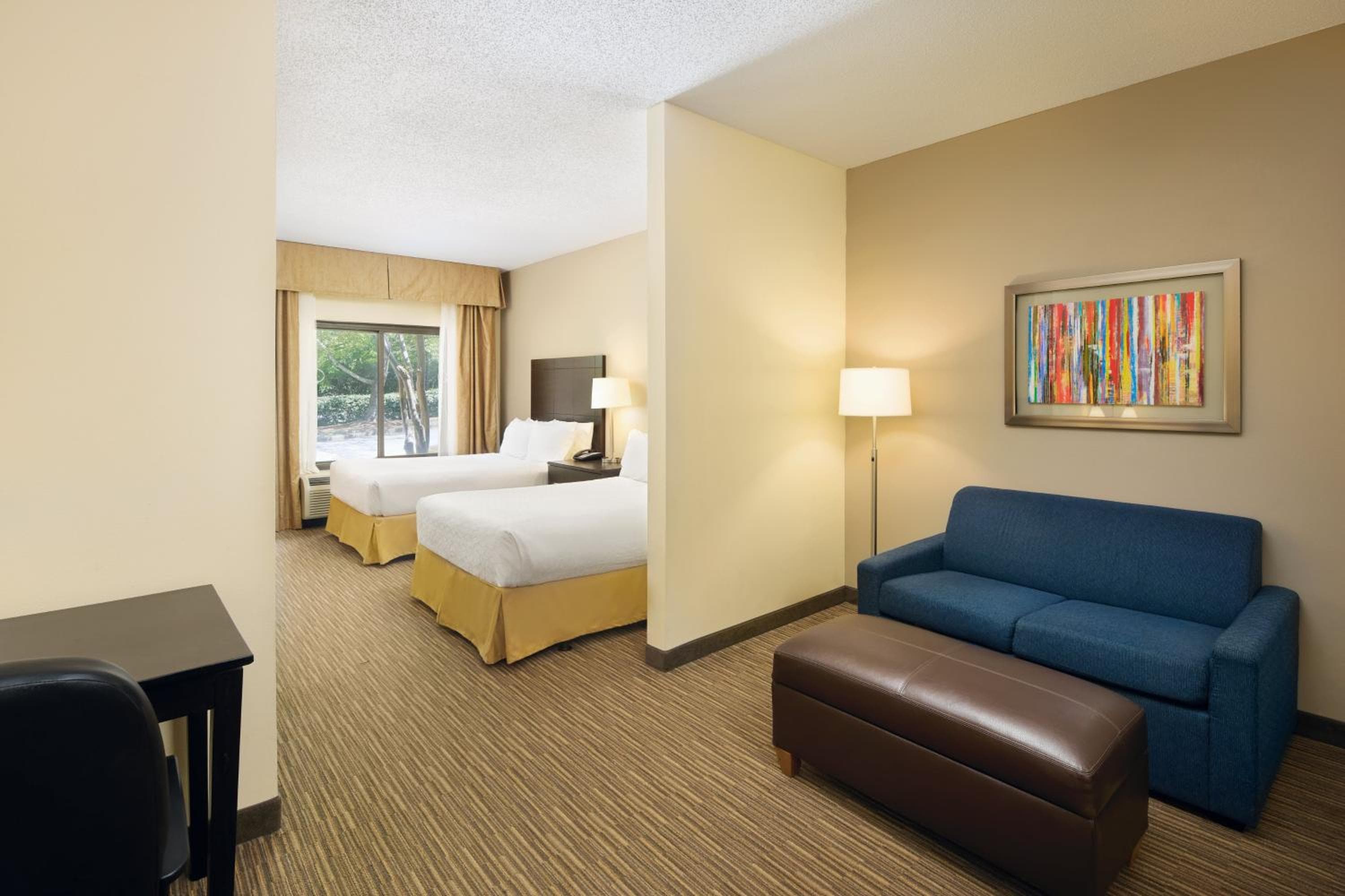 Holiday Inn Express & Suites Alpharetta - Windward Parkway by IHG