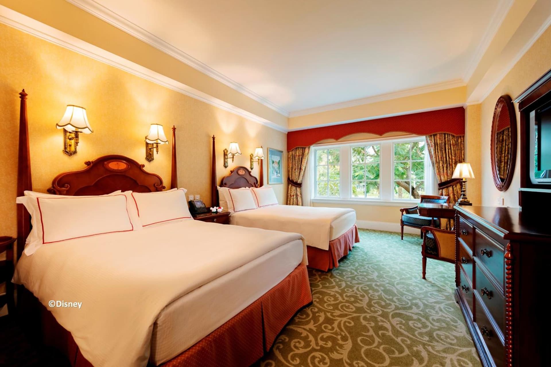 Hong Kong Disneyland Hotel