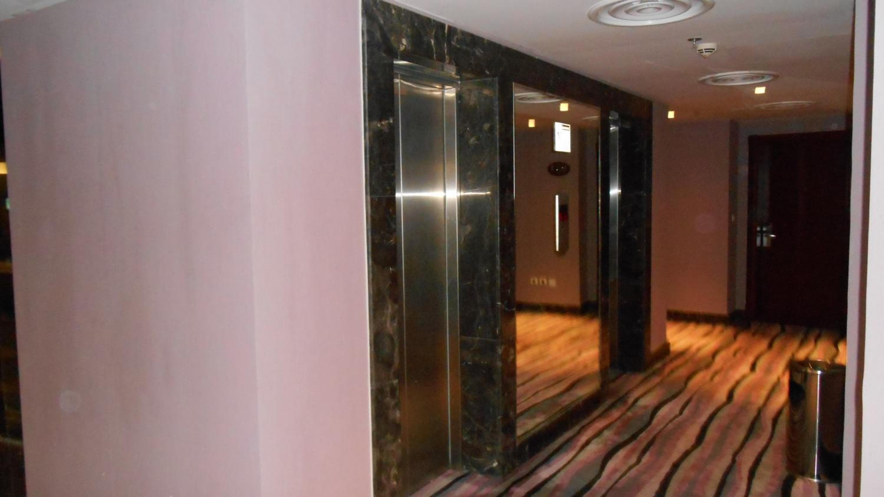 Grand Mayral Hotel