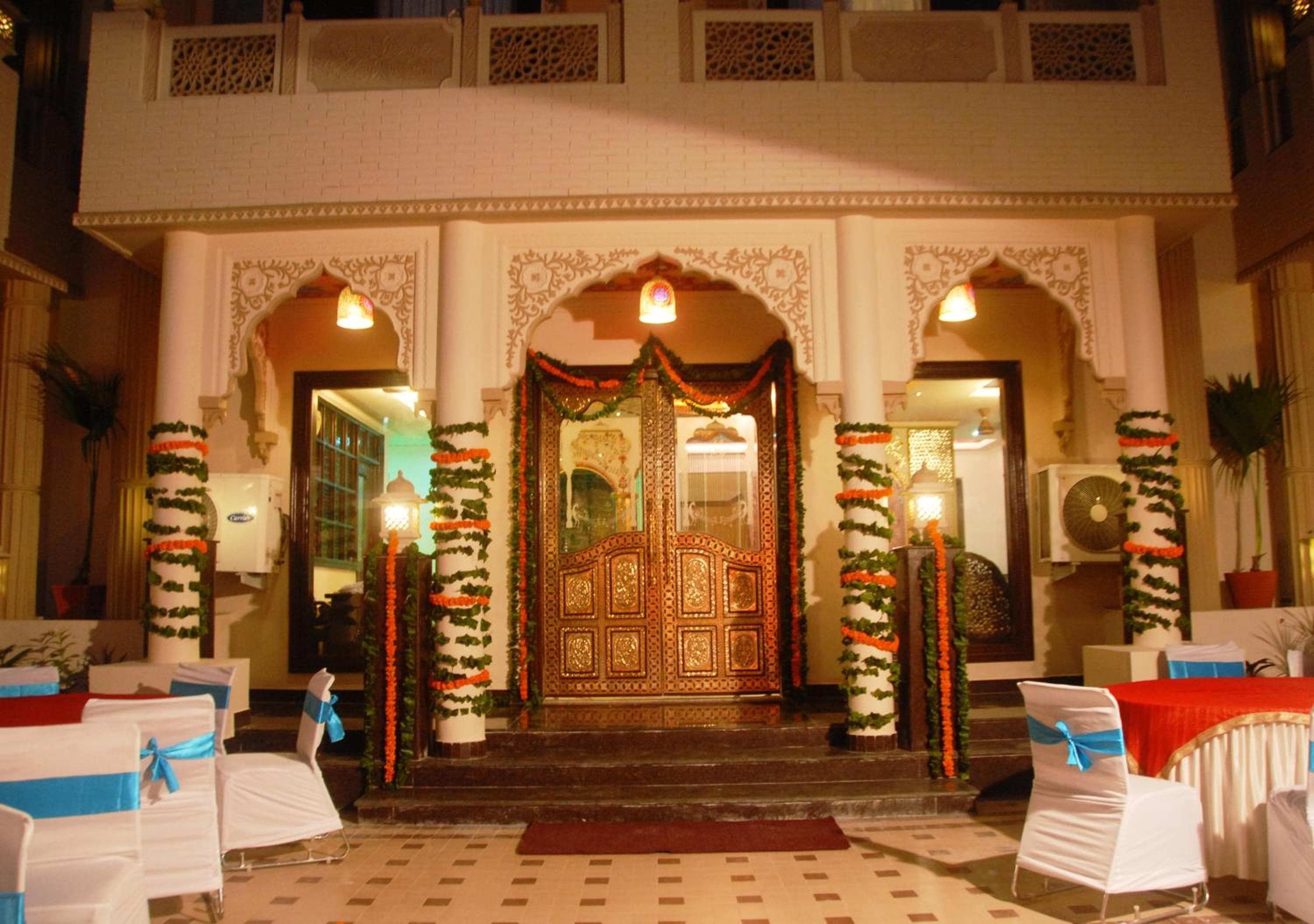 Nahargarh Haveli-Near Train station Metro