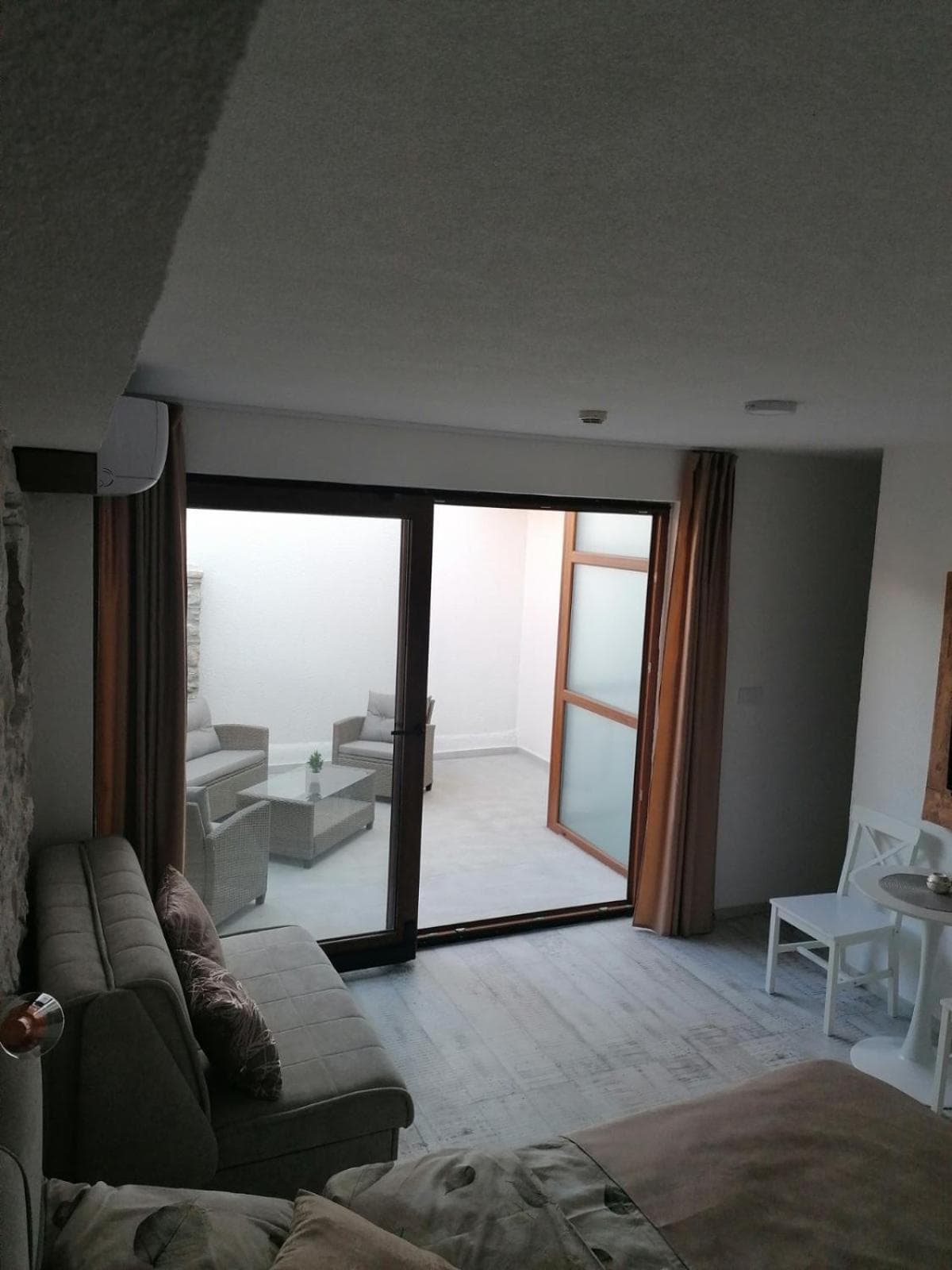 VILA MIRA