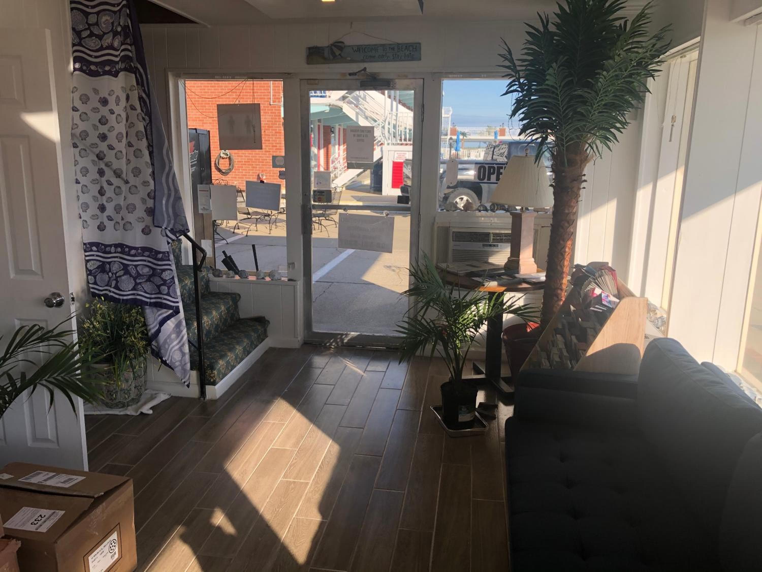 Gold Crest Motel