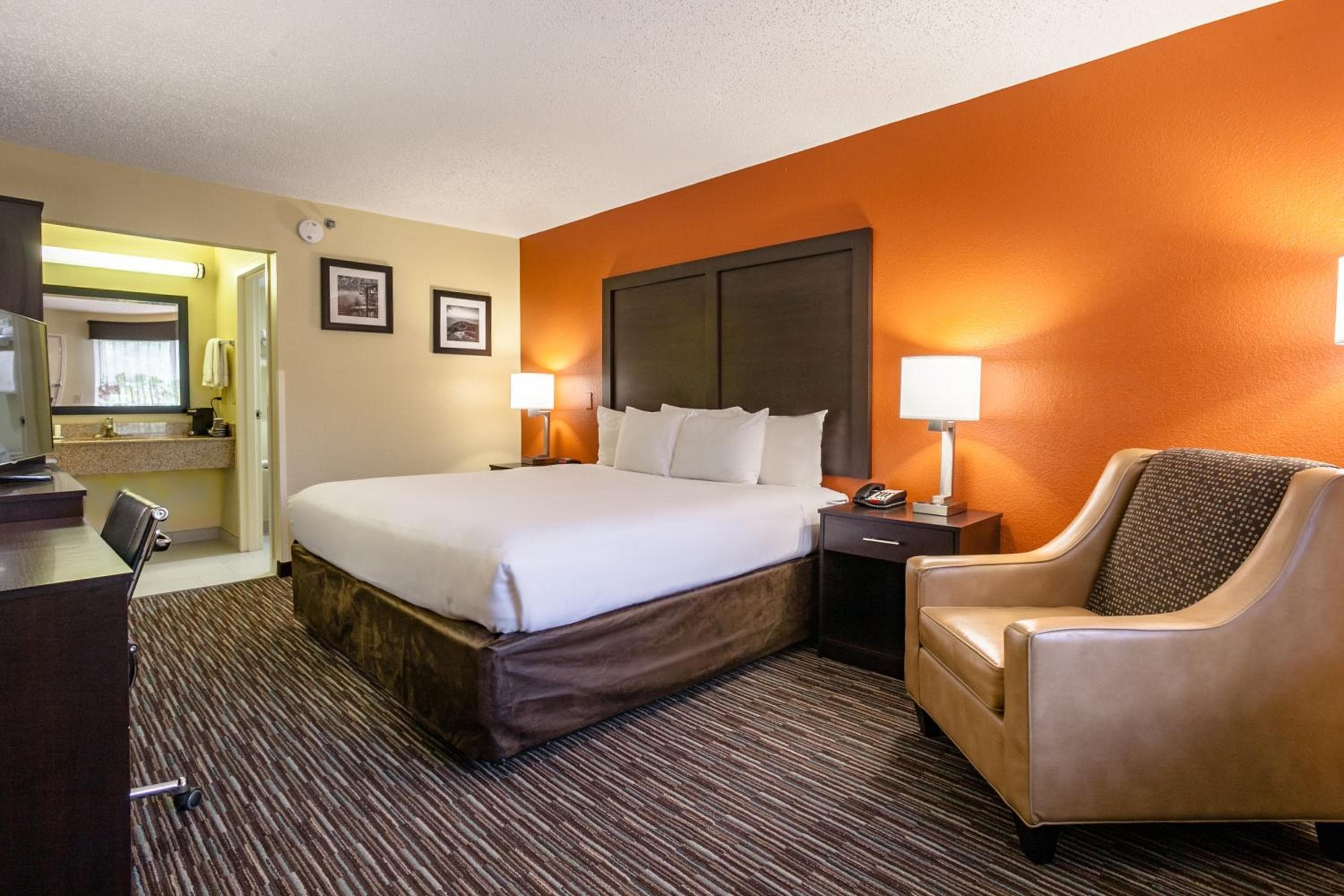 Clarion Pointe Biltmore Village