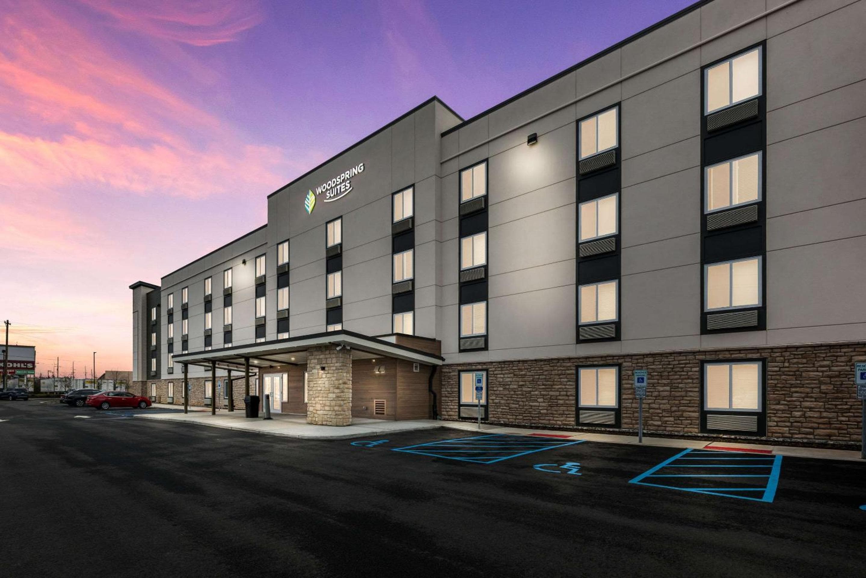 WoodSpring Suites Linden