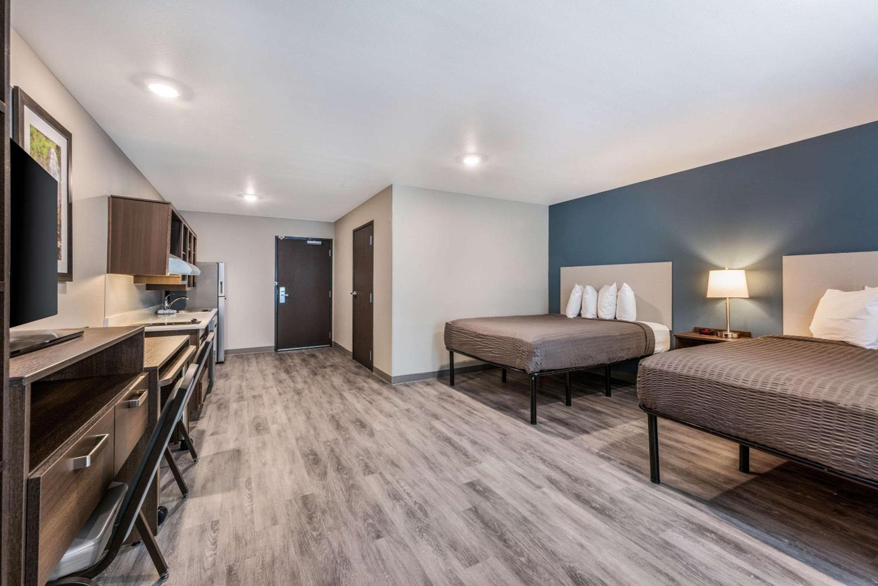 WoodSpring Suites Linden
