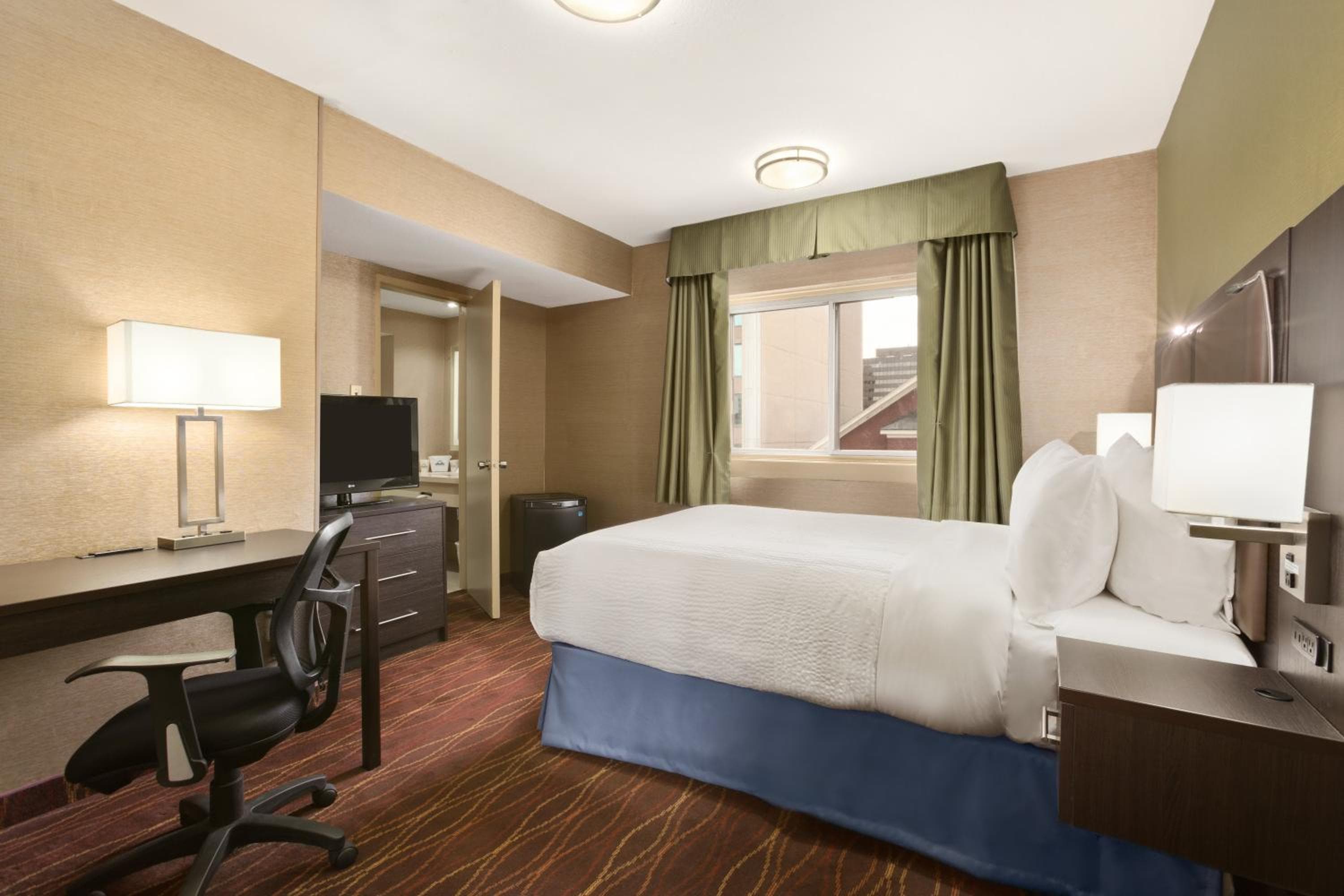 Days Inn by Wyndham Ottawa