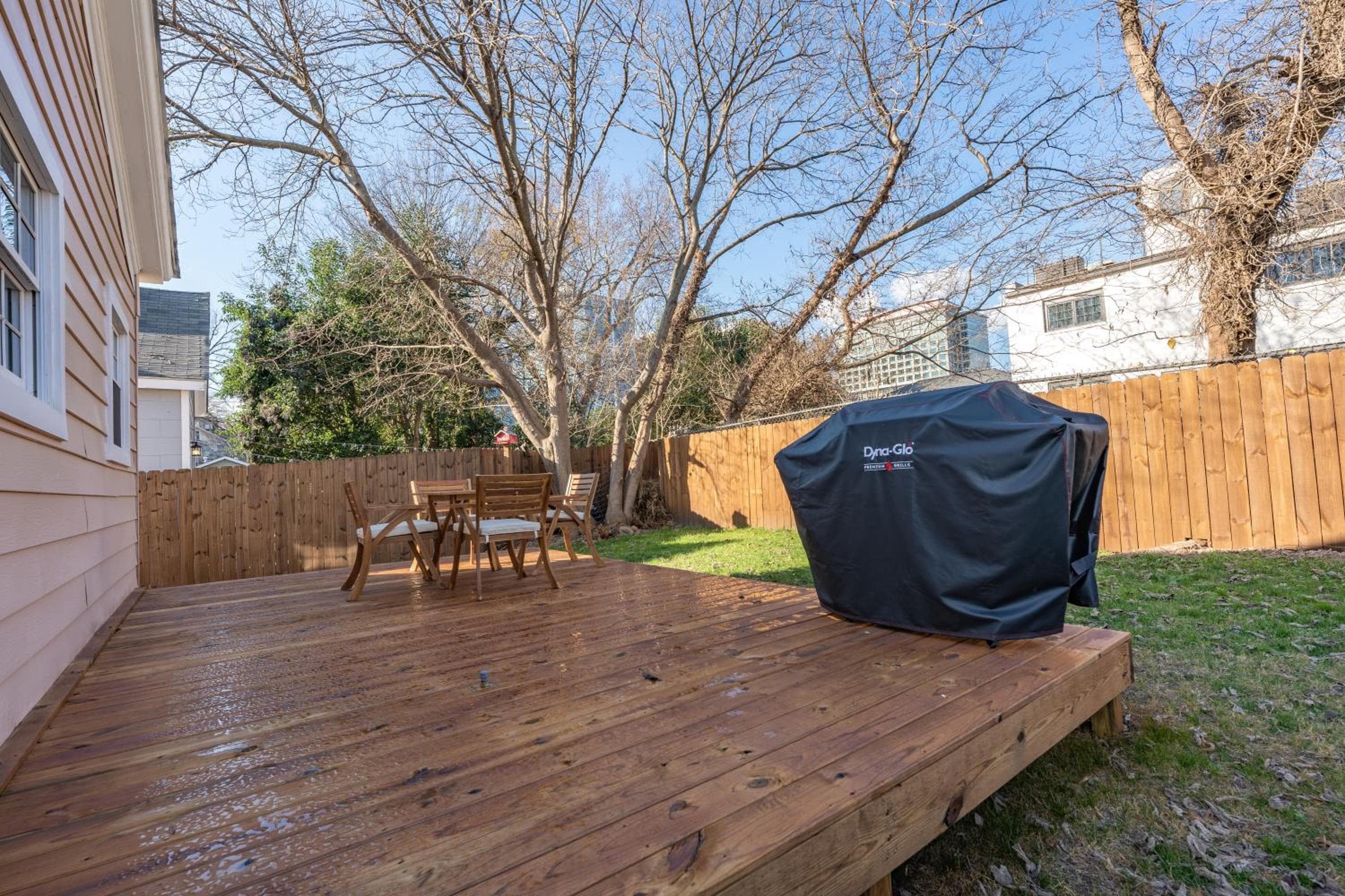 Remodeled Historic House Walkable to Everything