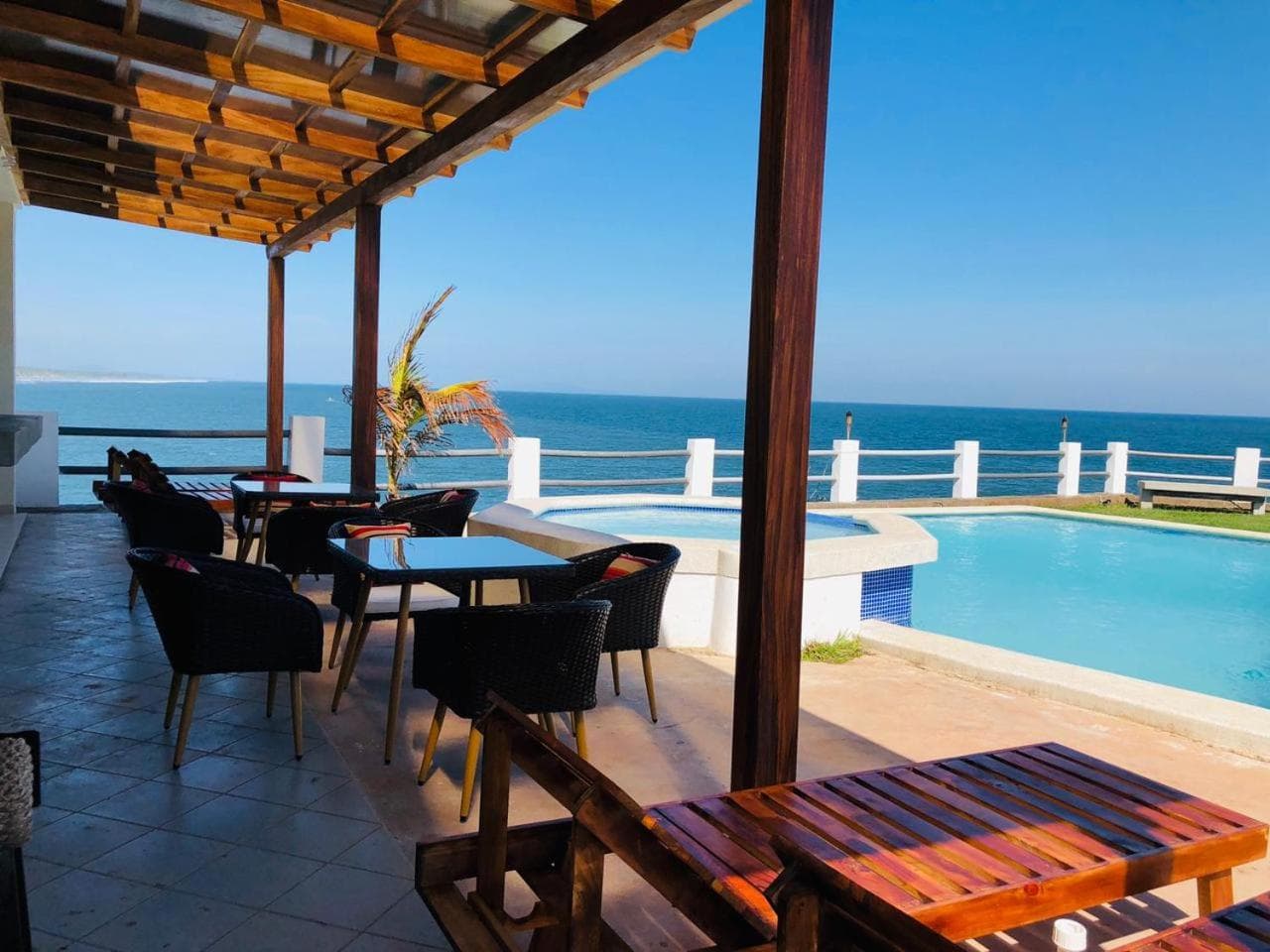 Paradise Surf Hotel