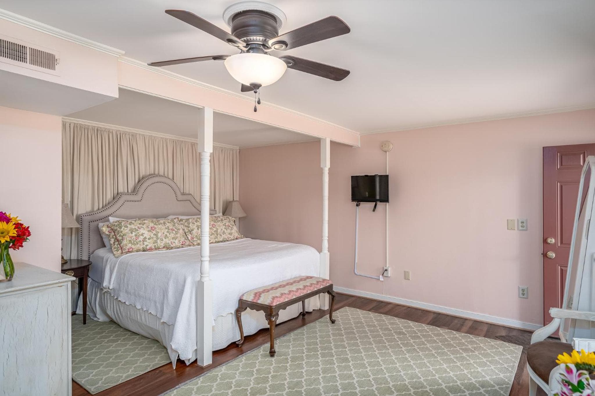 Cedars of Williamsburg Bed & Breakfast