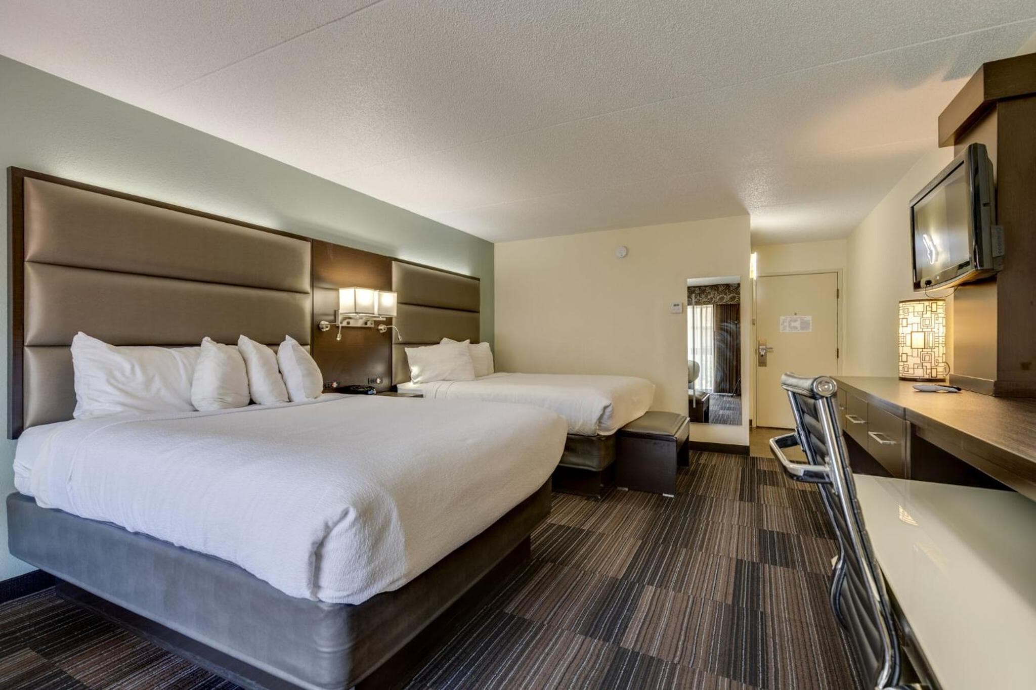 Club Hotel Nashville Inn & Suites