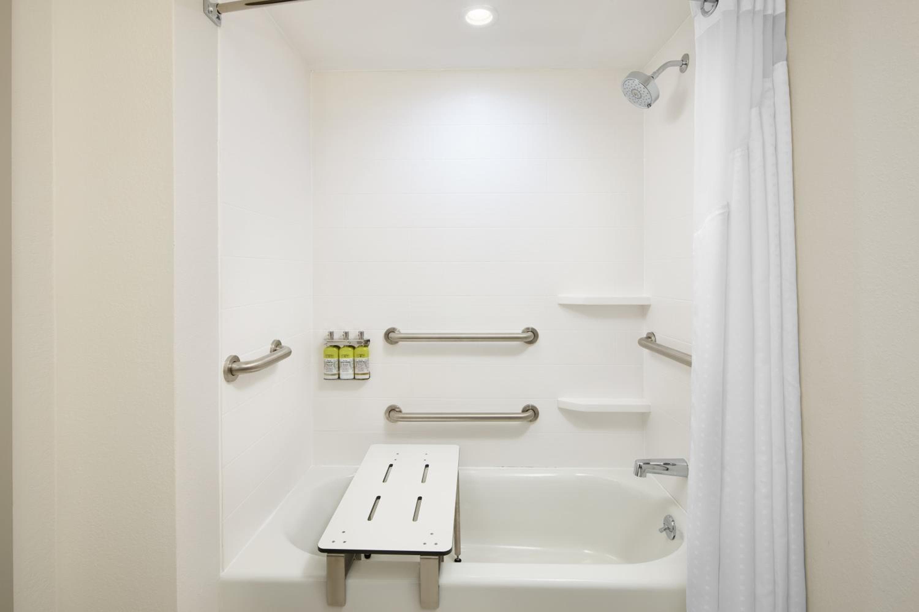 Holiday Inn Express & Suites - Atlanta - Tucker Northlake by IHG