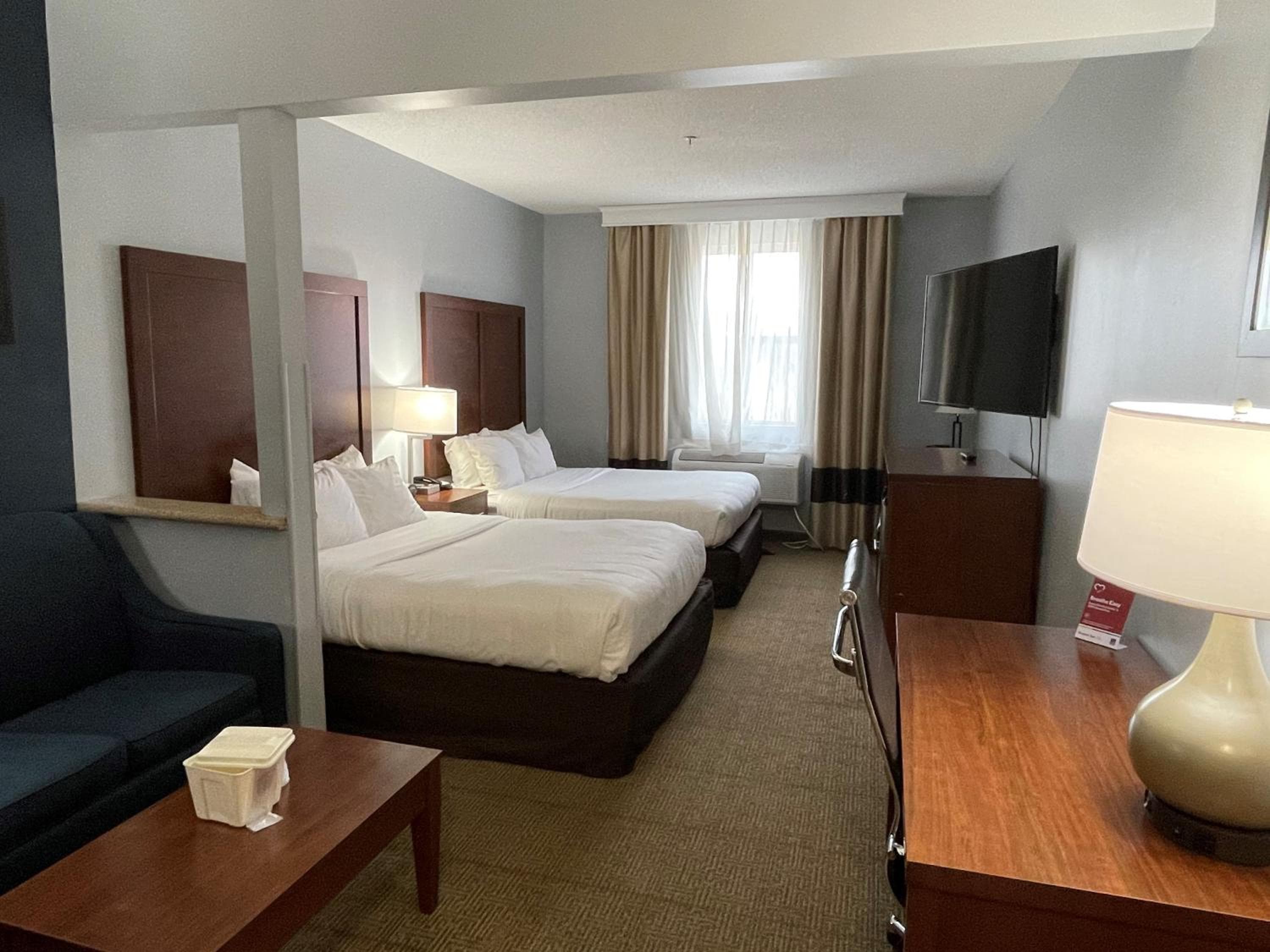 Quality Suites Waldorf