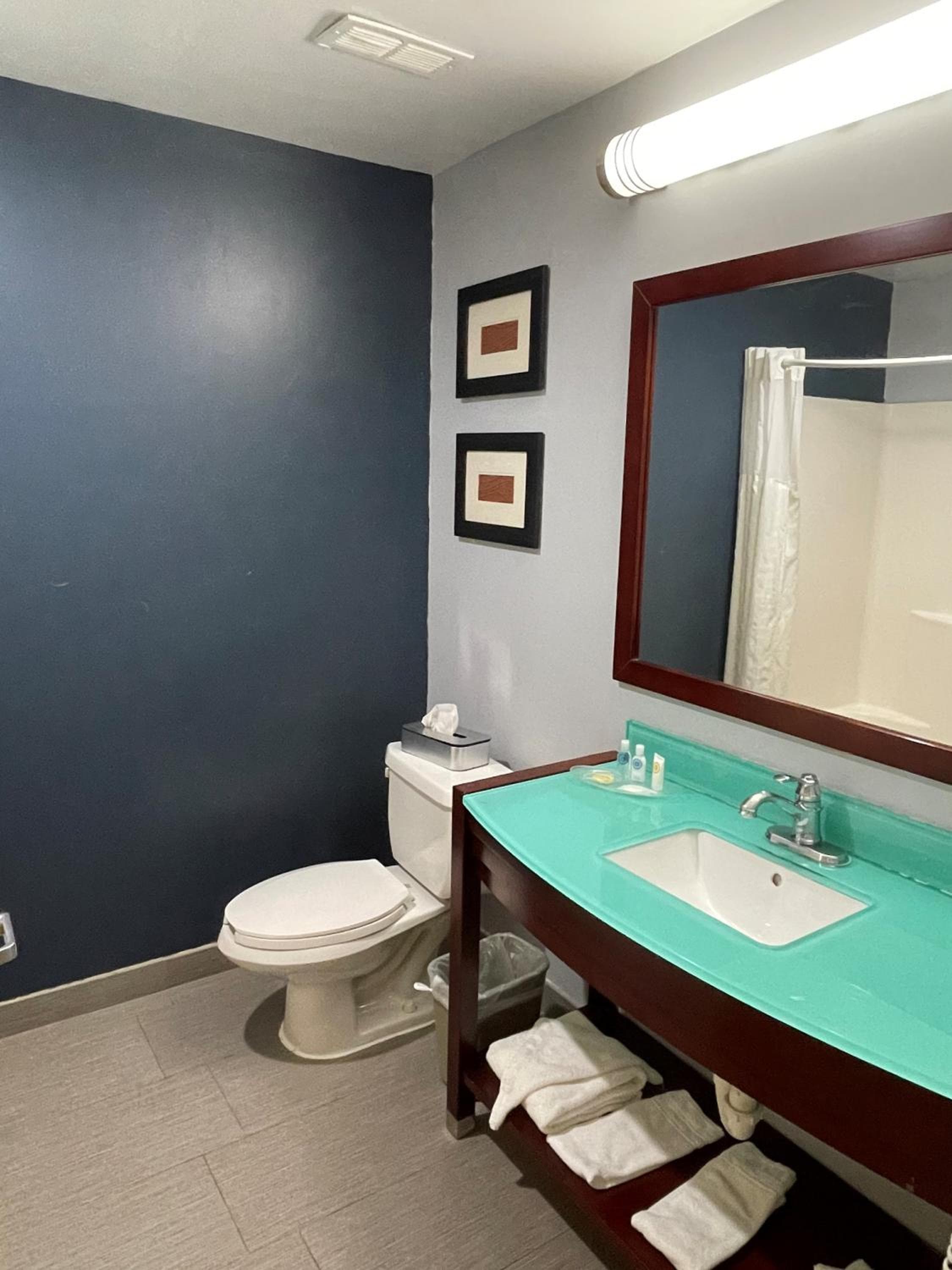 Quality Suites Waldorf