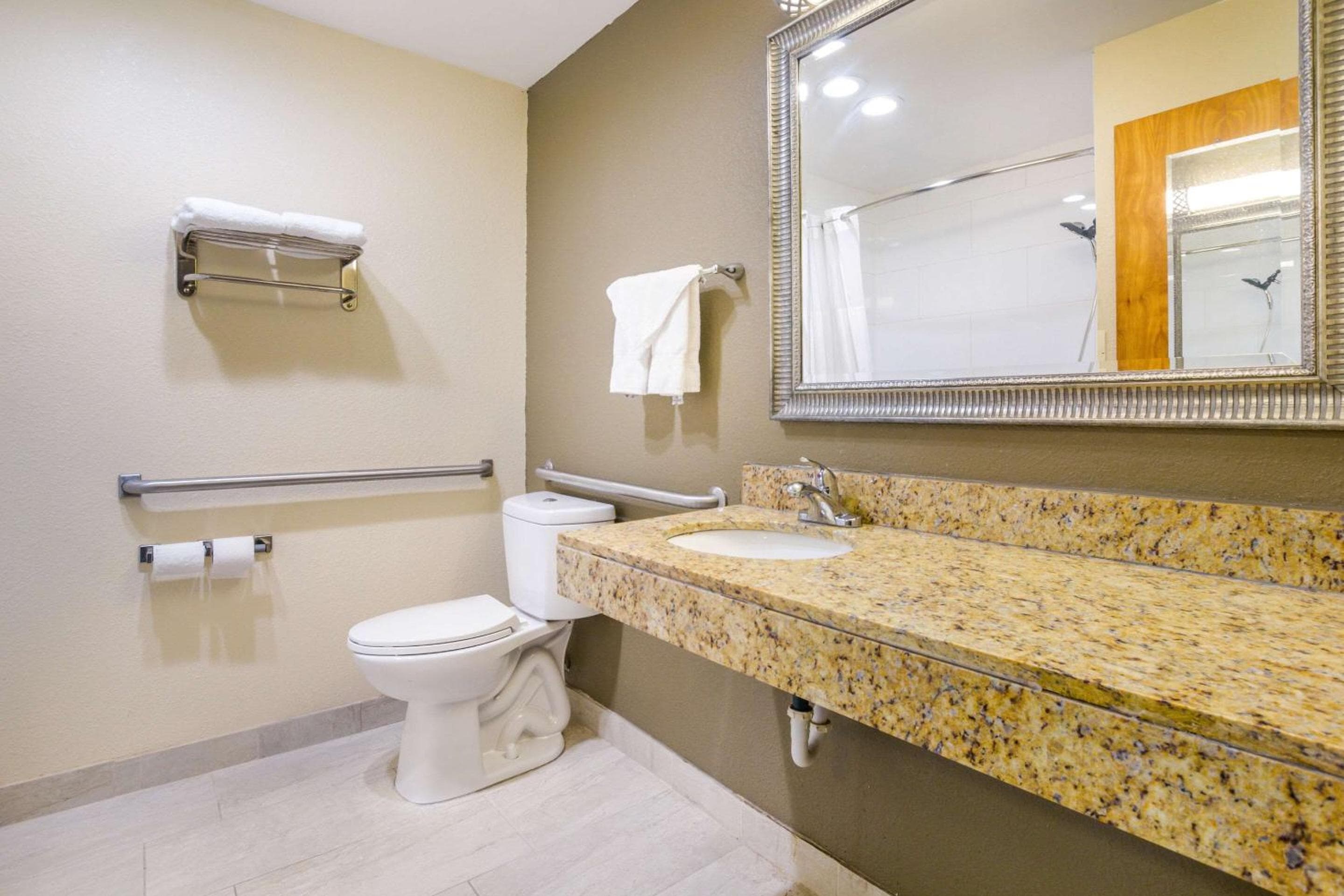 Quality Inn & Suites Florence - Cincinnati South