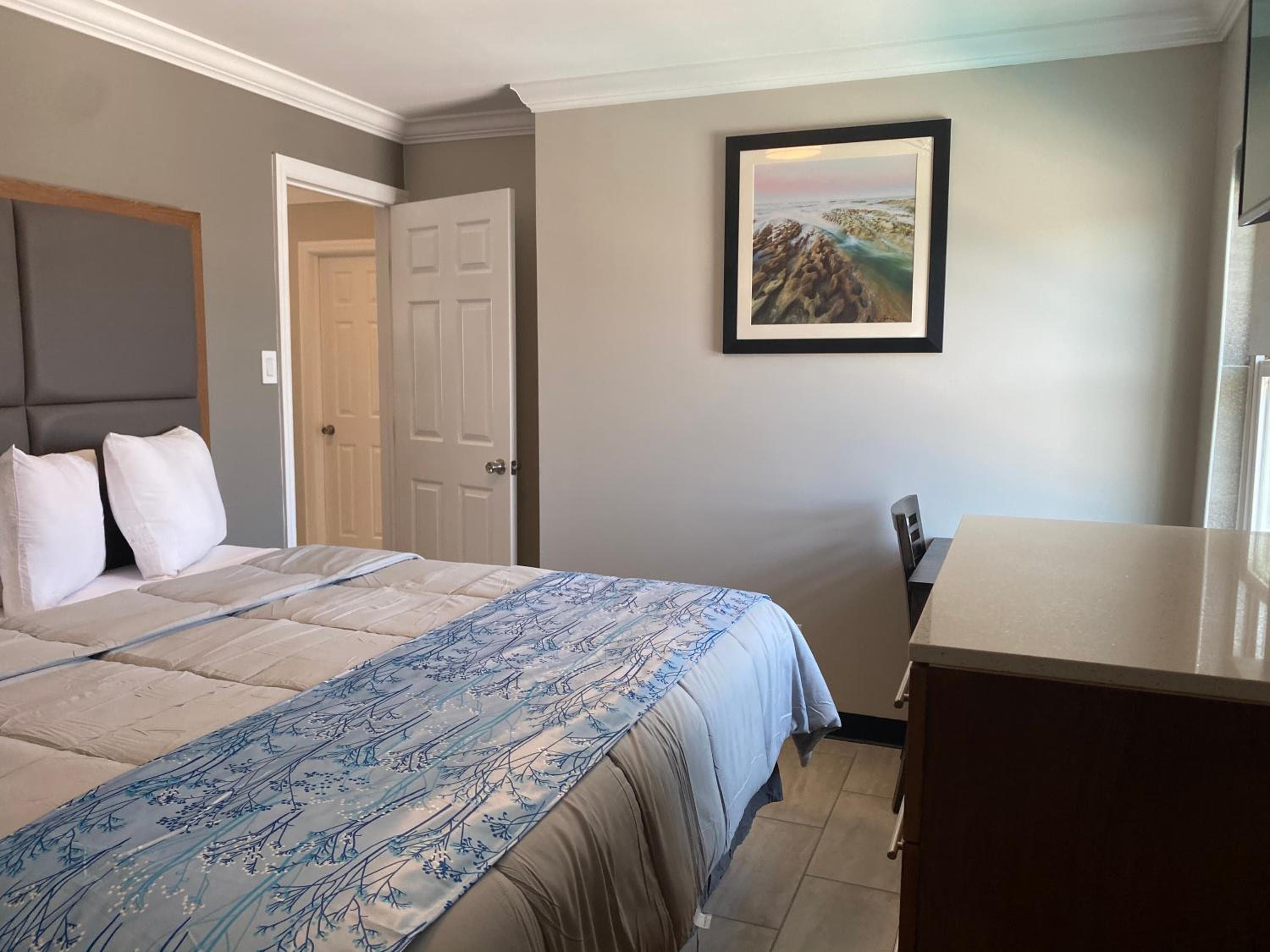 Coastal Sands Inn