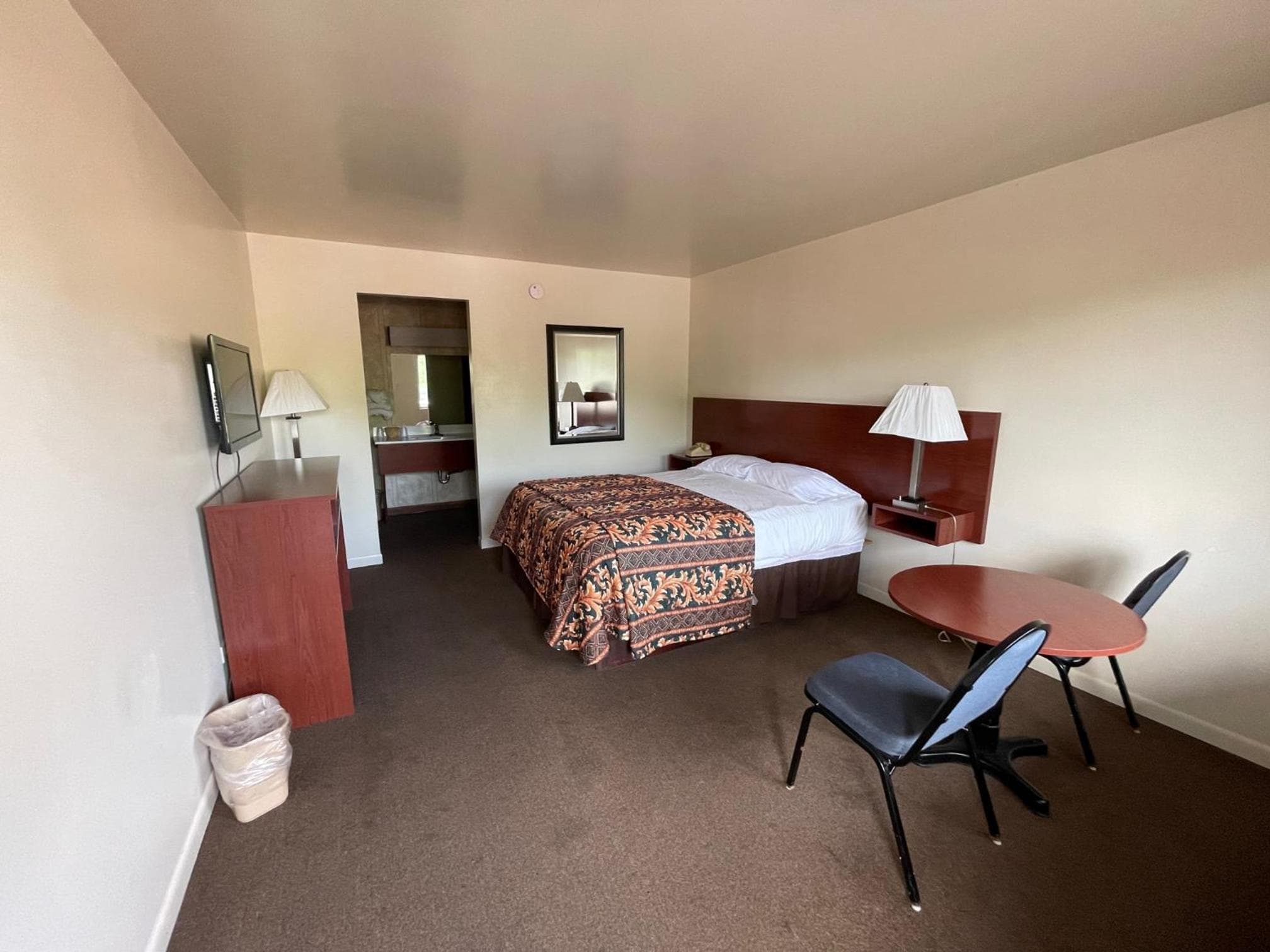 VIBE INN - WHIRLPOOLS SUITES - Lyons