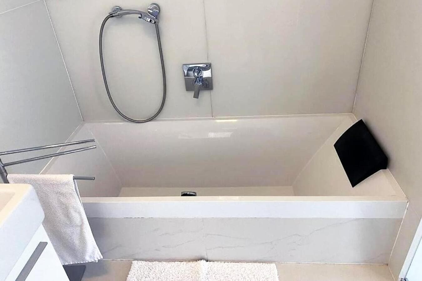 Luxusný 118m2 Apartmán s Krbom v Centre Nitry