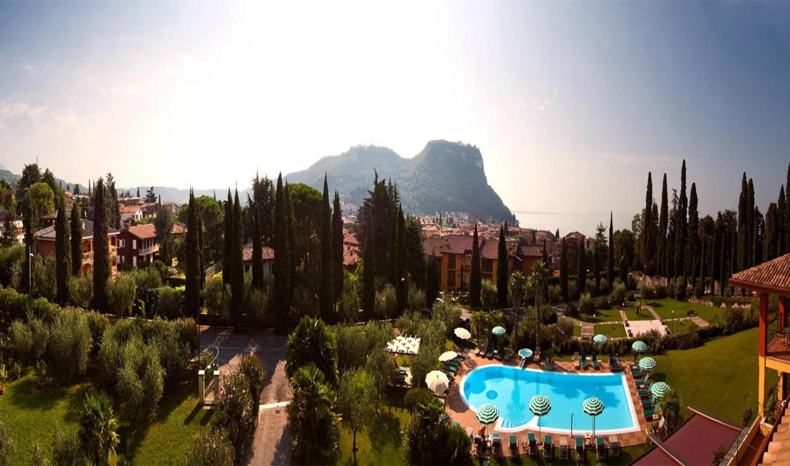Villa Madrina Lovely and Dynamic Hotel