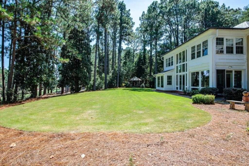 Knollwood Manor - The Historic Mid Pines Mansion