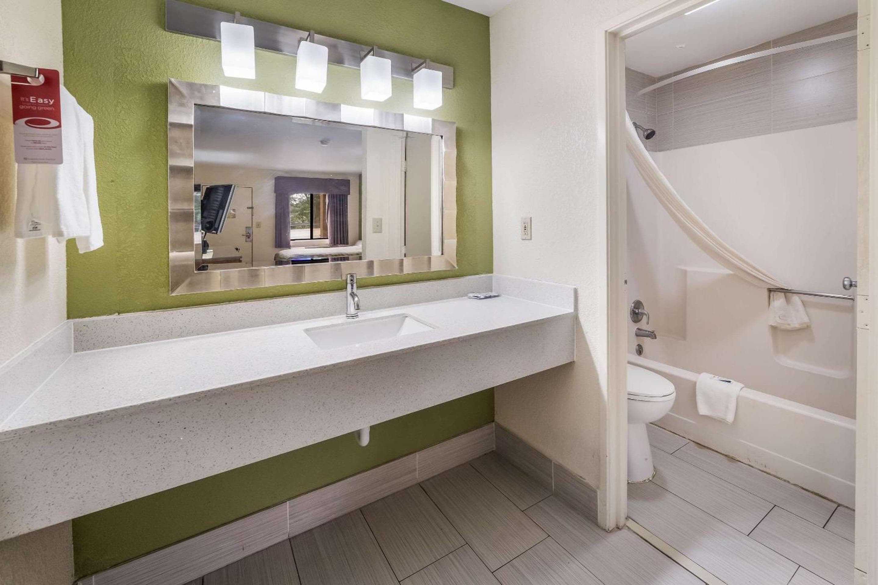 Econo Lodge Atlanta Airport East