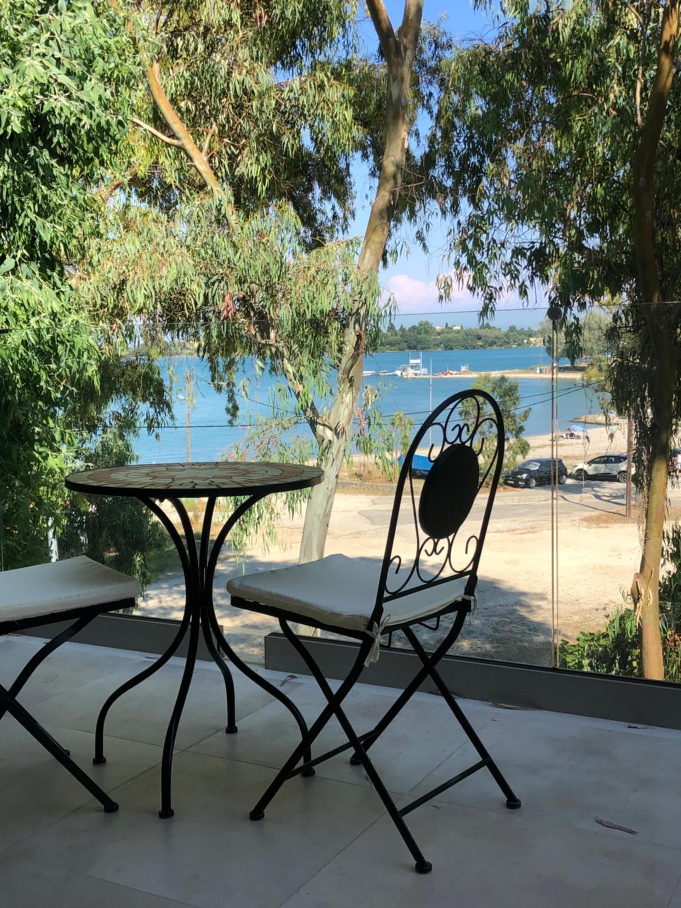 Marina Vista Luxury Studio suites Beach front