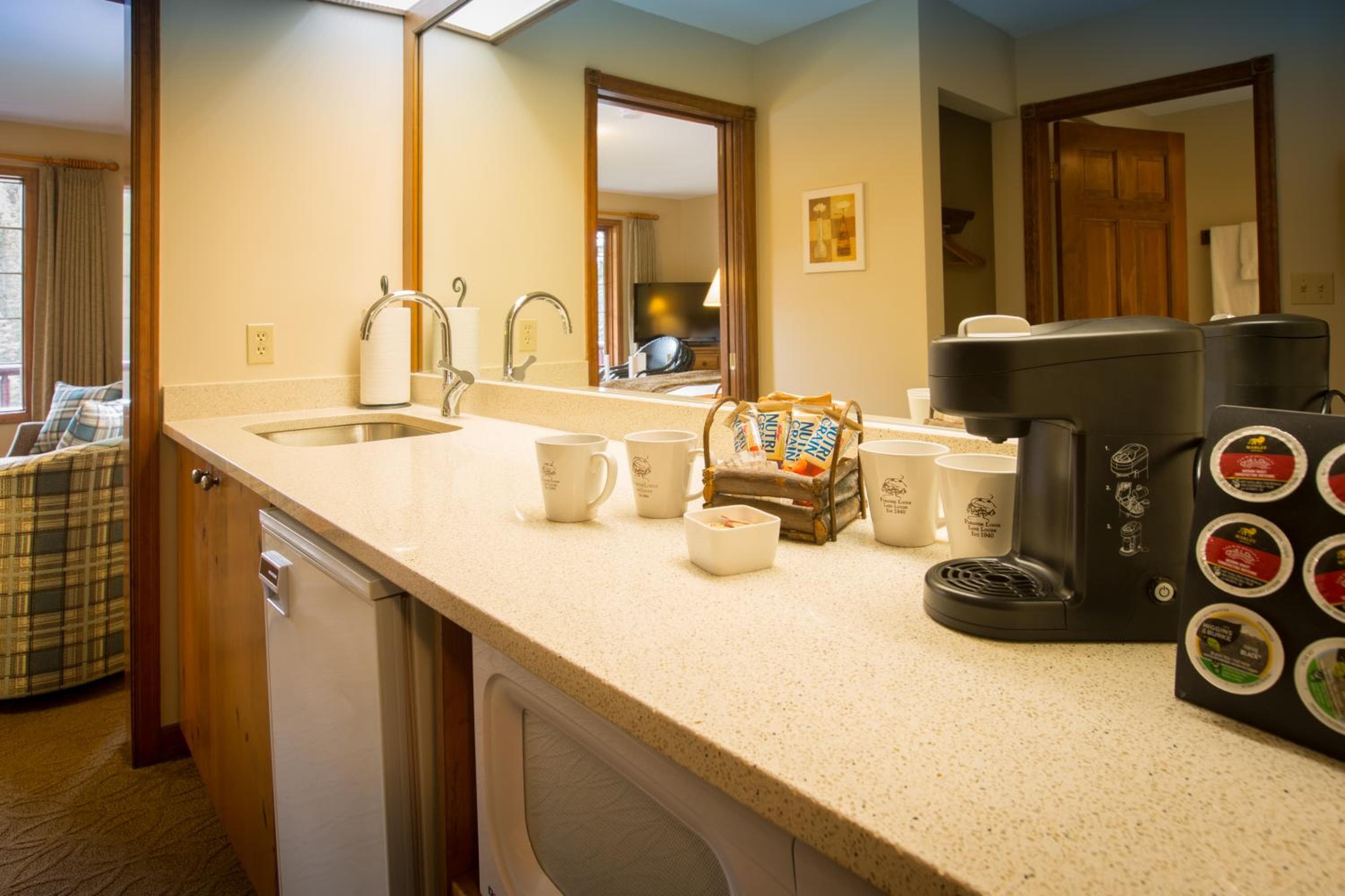 Paradise Lodge and Bungalows