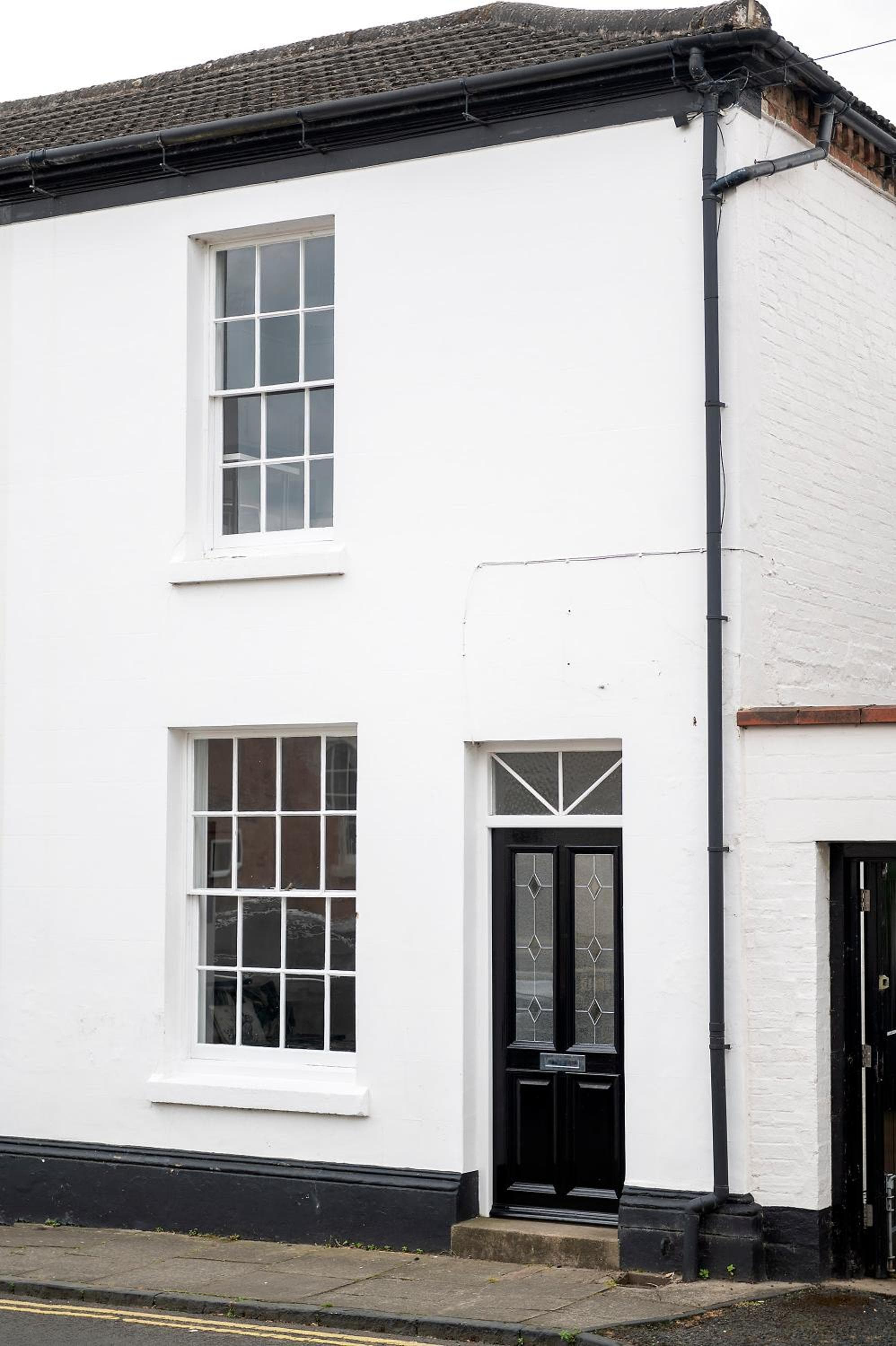 The Teapot Cottage in Town Centre FREE Parking