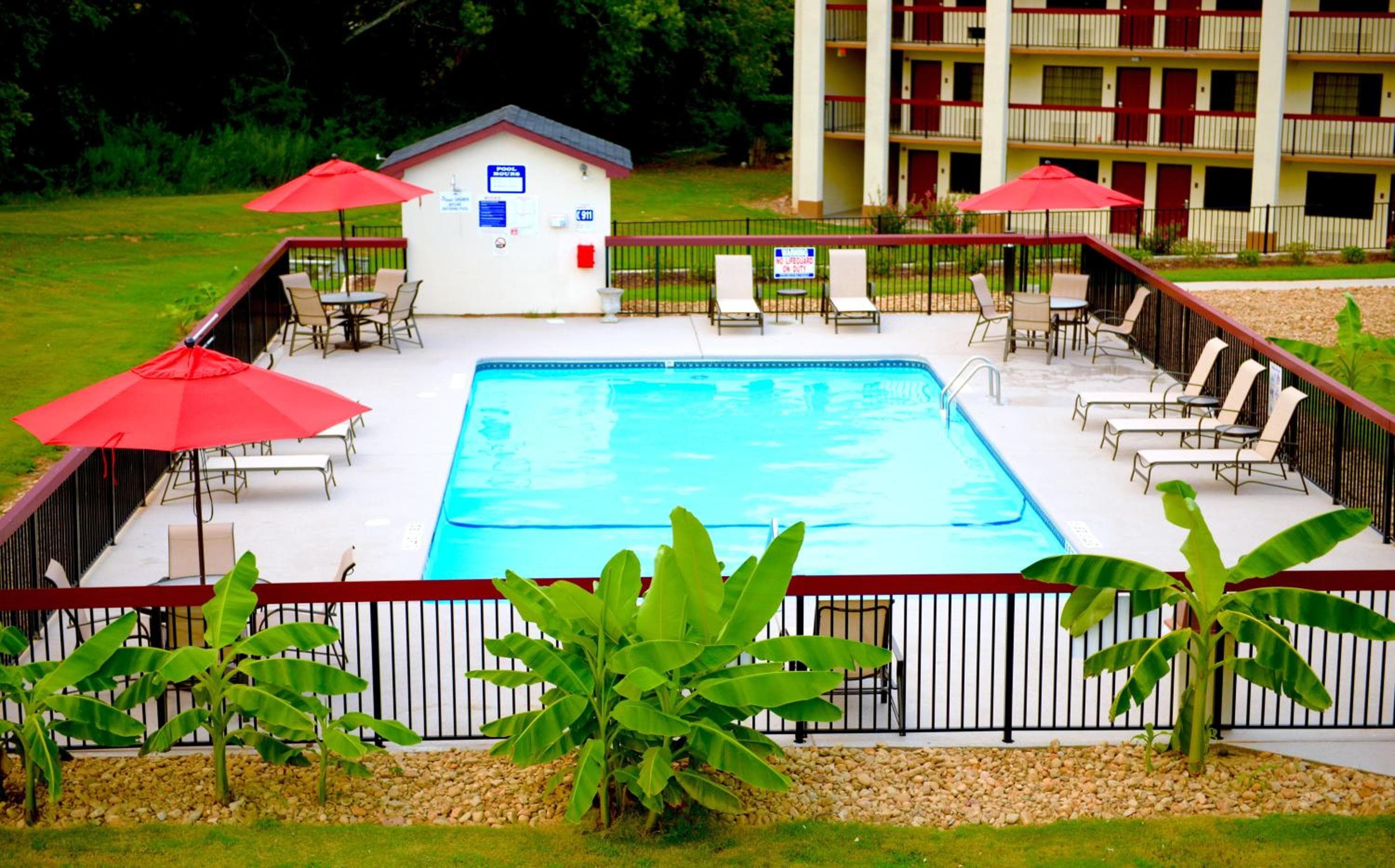 Red Roof Inn & Suites Commerce - Athens