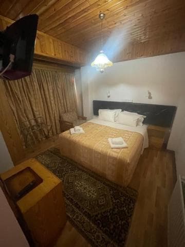 Mountain Rose Hotel & Restaurant