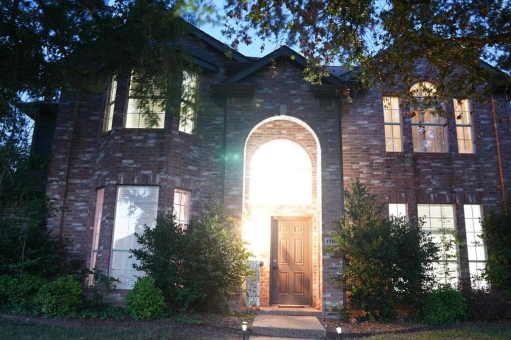 Remodeled luxury with Proximity