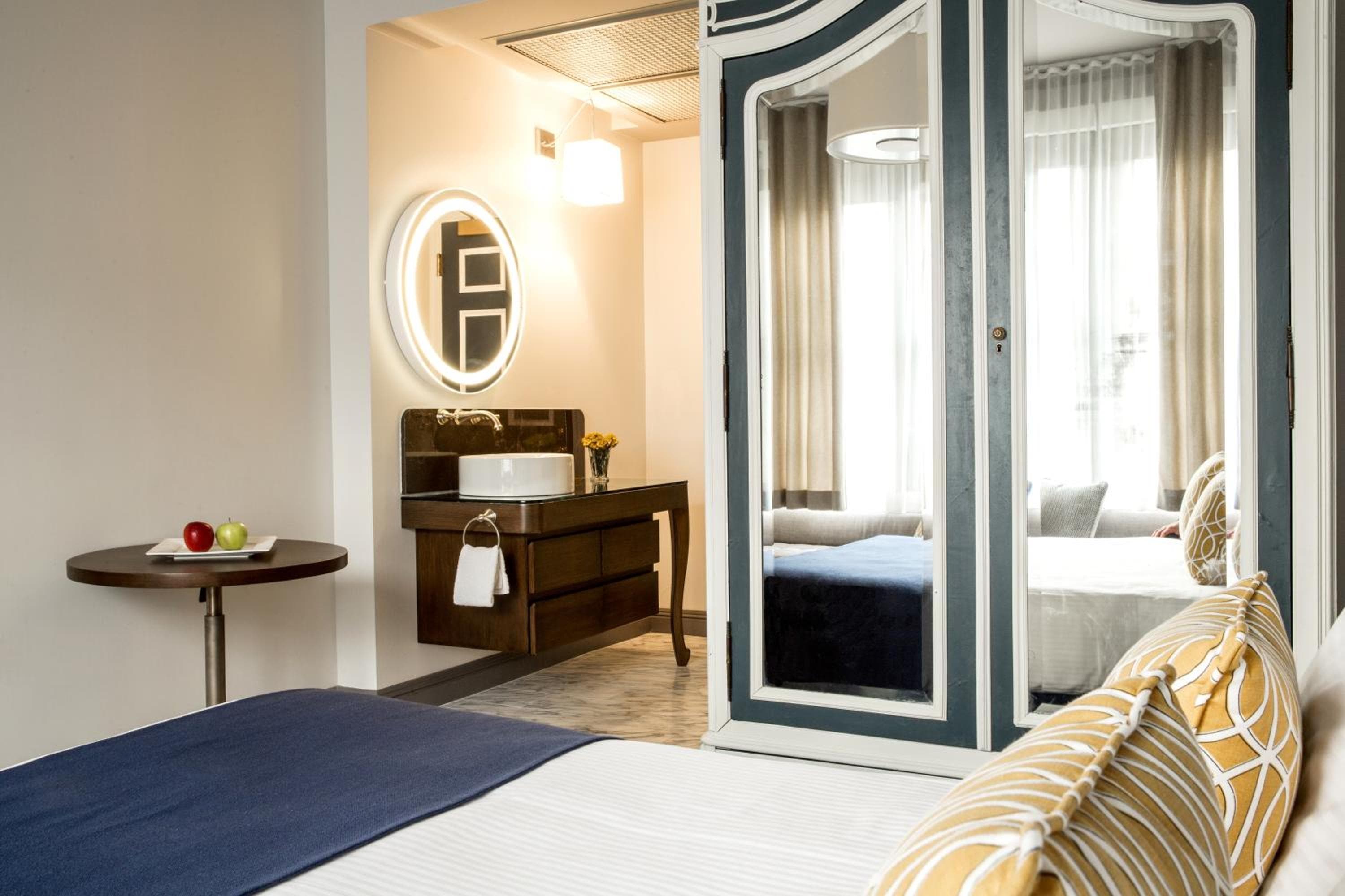 hotel room