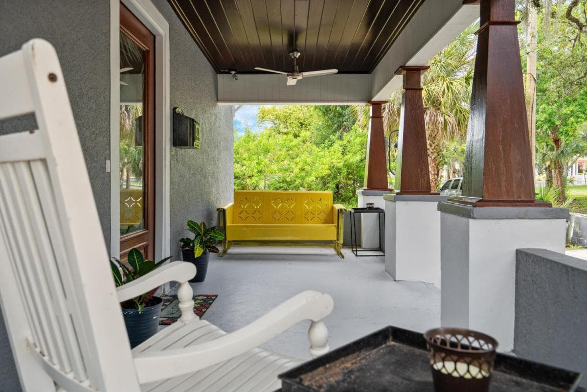 Hibiscus Hideaway
