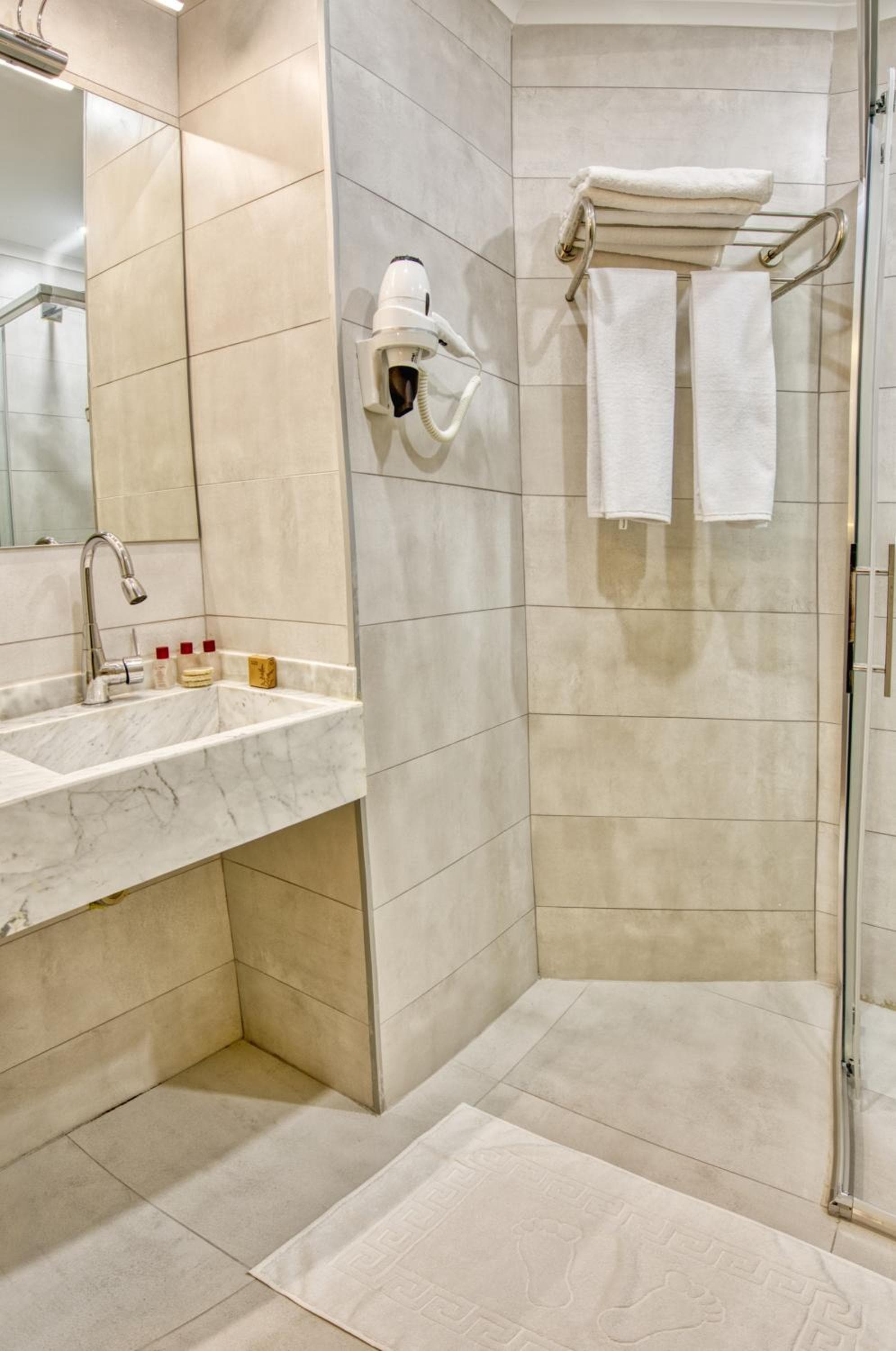 Florina Hotel