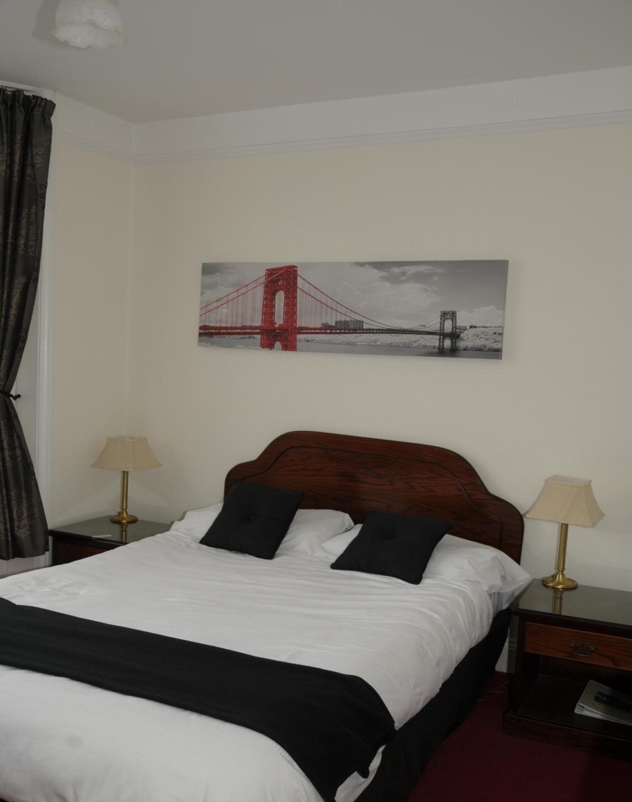Wimblehurst Hotel