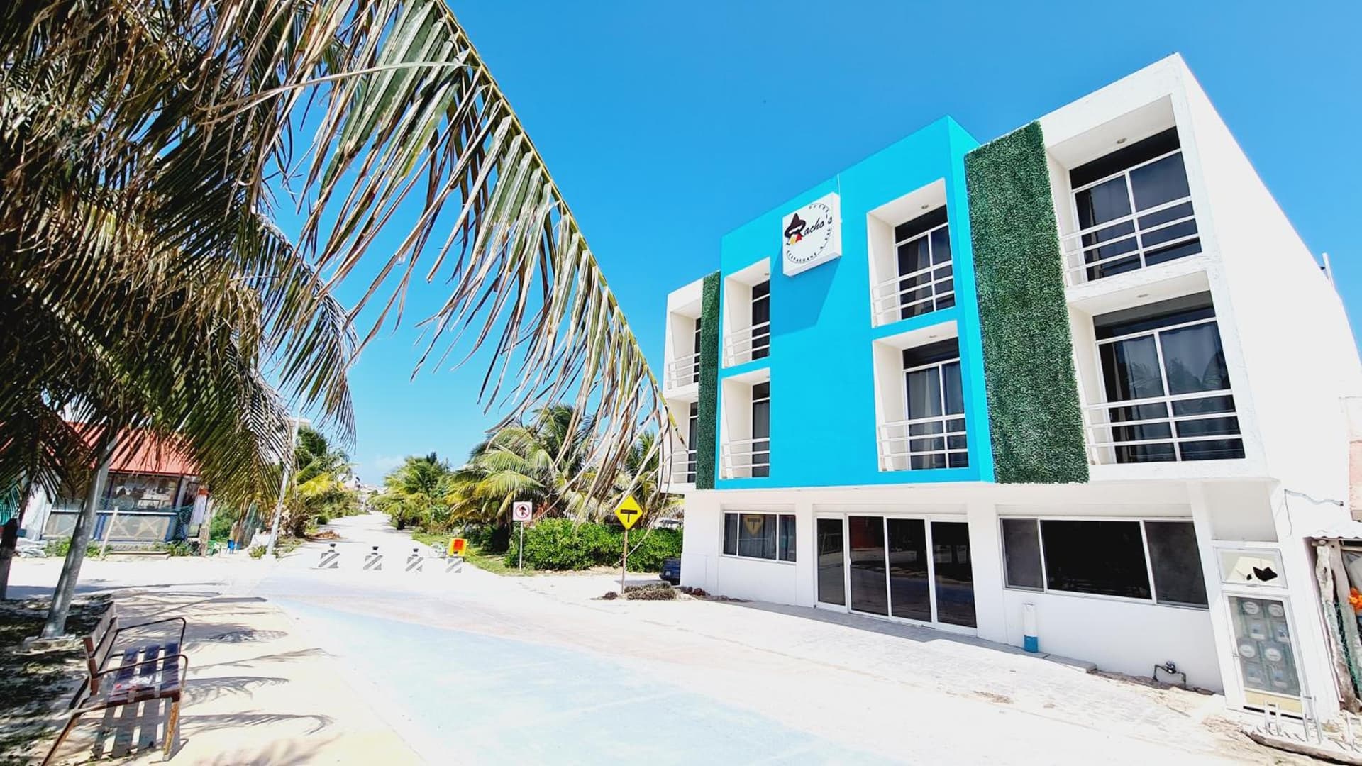 7mo Color Hotel Boutique