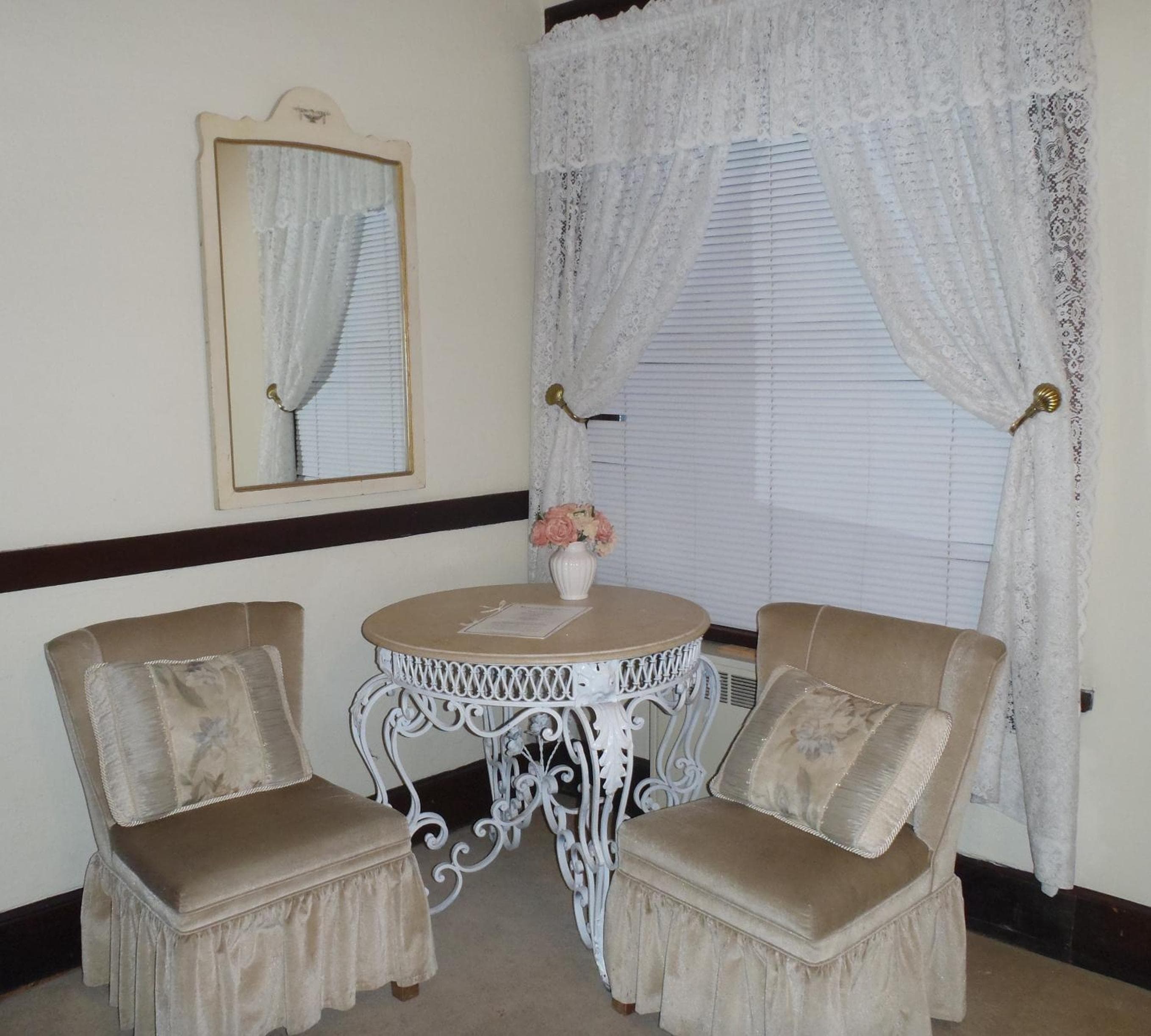 Riverside Hot Springs Inn & Spa - Adults Only