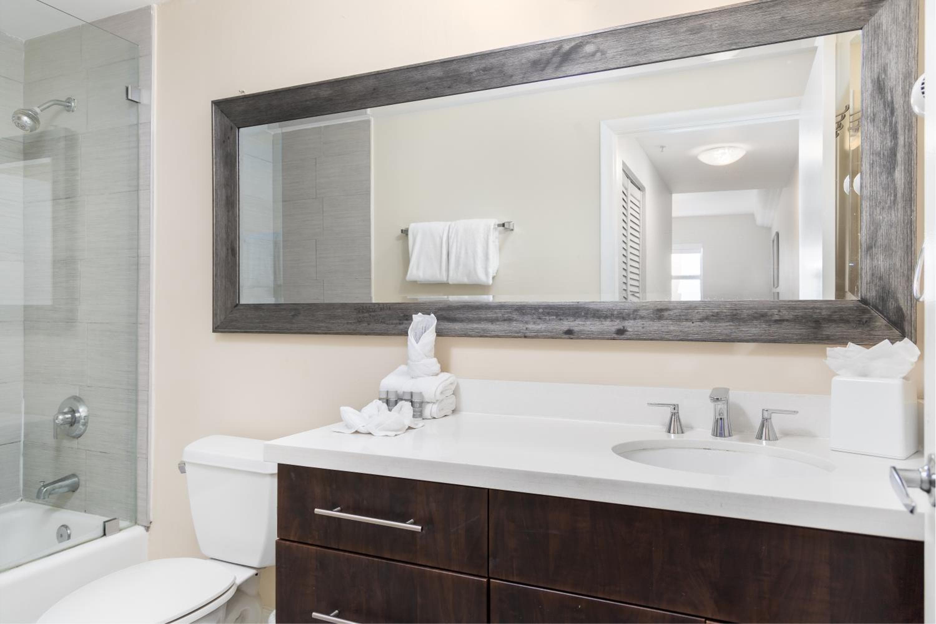 Fortune House Hotel Suites